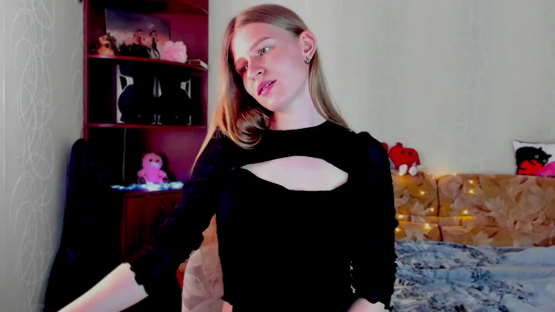 Gallery image thumbnail from Luna_evan's myfreecams stream on, 06/05/2025, 09:35 image 3 of 20