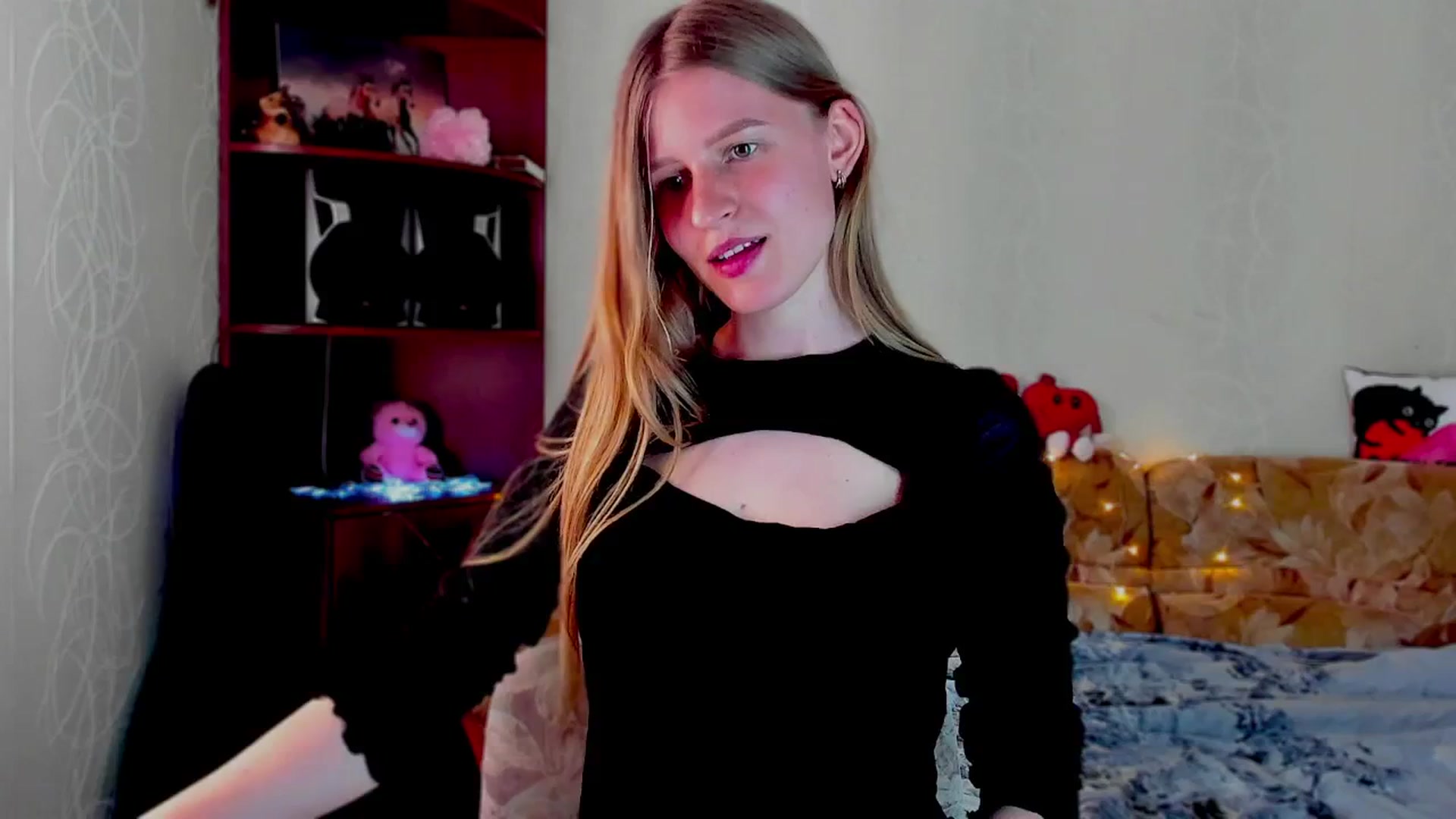 Gallery image thumbnail from Luna_evan's myfreecams stream on, 06/05/2025, 09:35 image 4 of 20