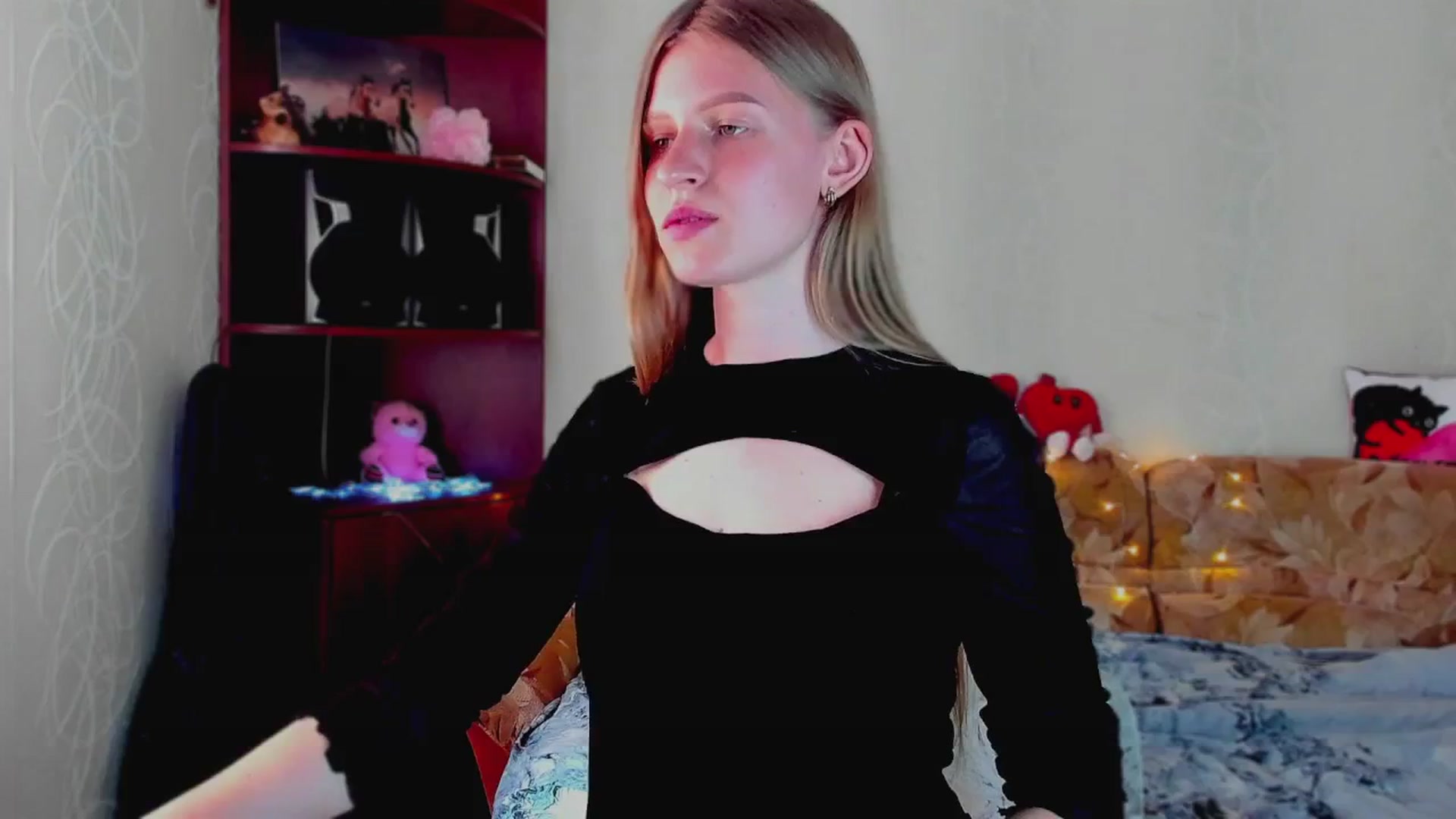 Gallery image thumbnail from Luna_evan's myfreecams stream on, 06/05/2025, 09:35 image 9 of 20