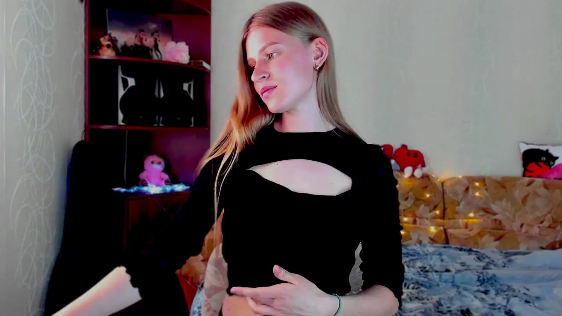 Gallery image thumbnail from Luna_evan's myfreecams stream on, 06/05/2025, 09:35 image 6 of 20