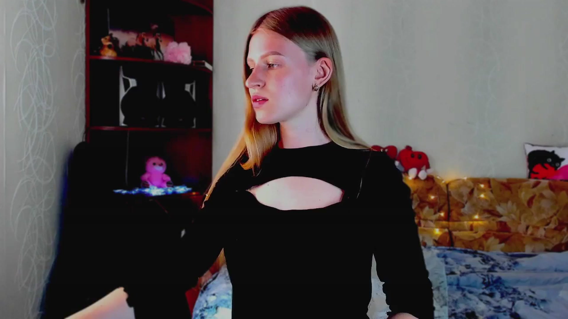 Gallery image thumbnail from Luna_evan's myfreecams stream on, 06/05/2025, 09:35 image 12 of 20