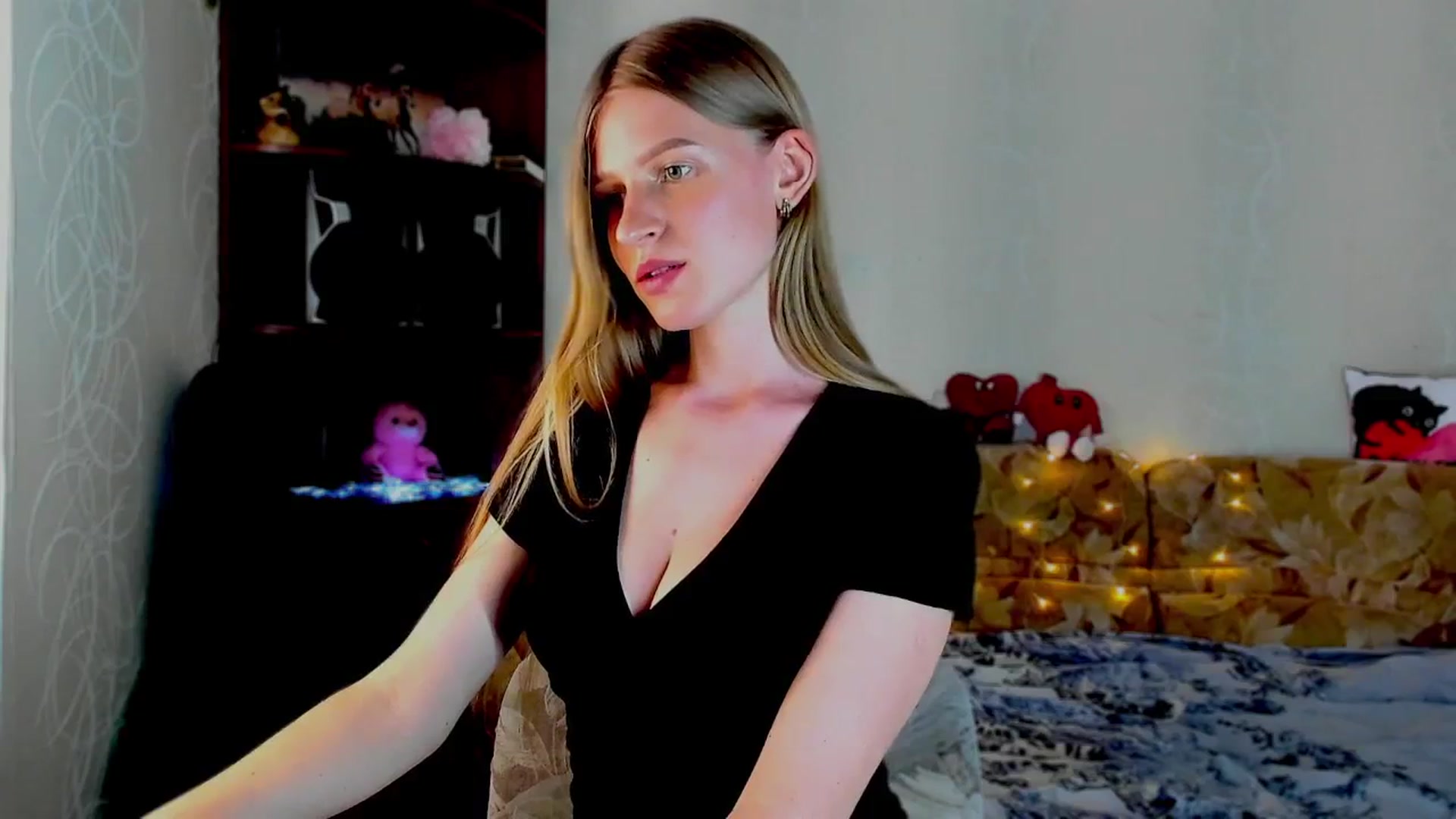 Gallery image thumbnail from Luna_evan's myfreecams stream on, 06/05/2025, 11:09 image 20 of 20