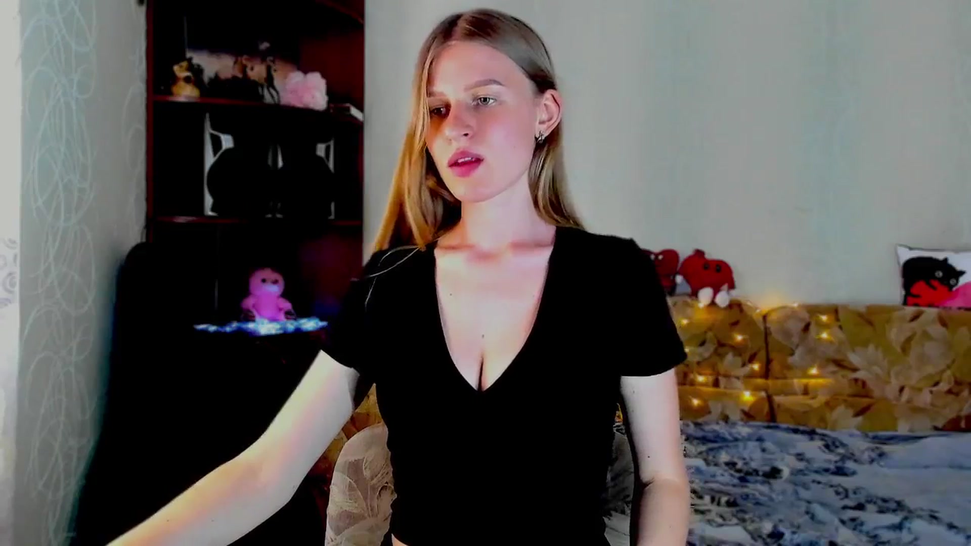 Gallery image thumbnail from Luna_evan's myfreecams stream on, 06/05/2025, 11:09 image 11 of 20