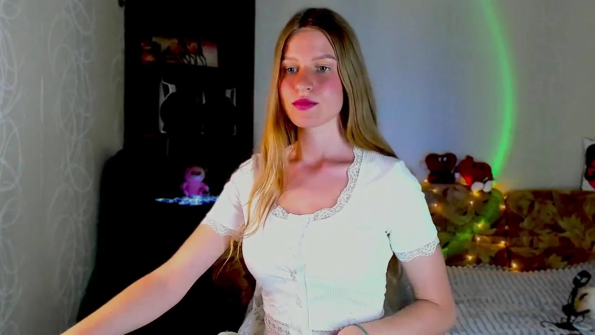 Gallery image thumbnail from Luna_evan's myfreecams stream on, 06/13/2025, 10:50 image 14 of 20