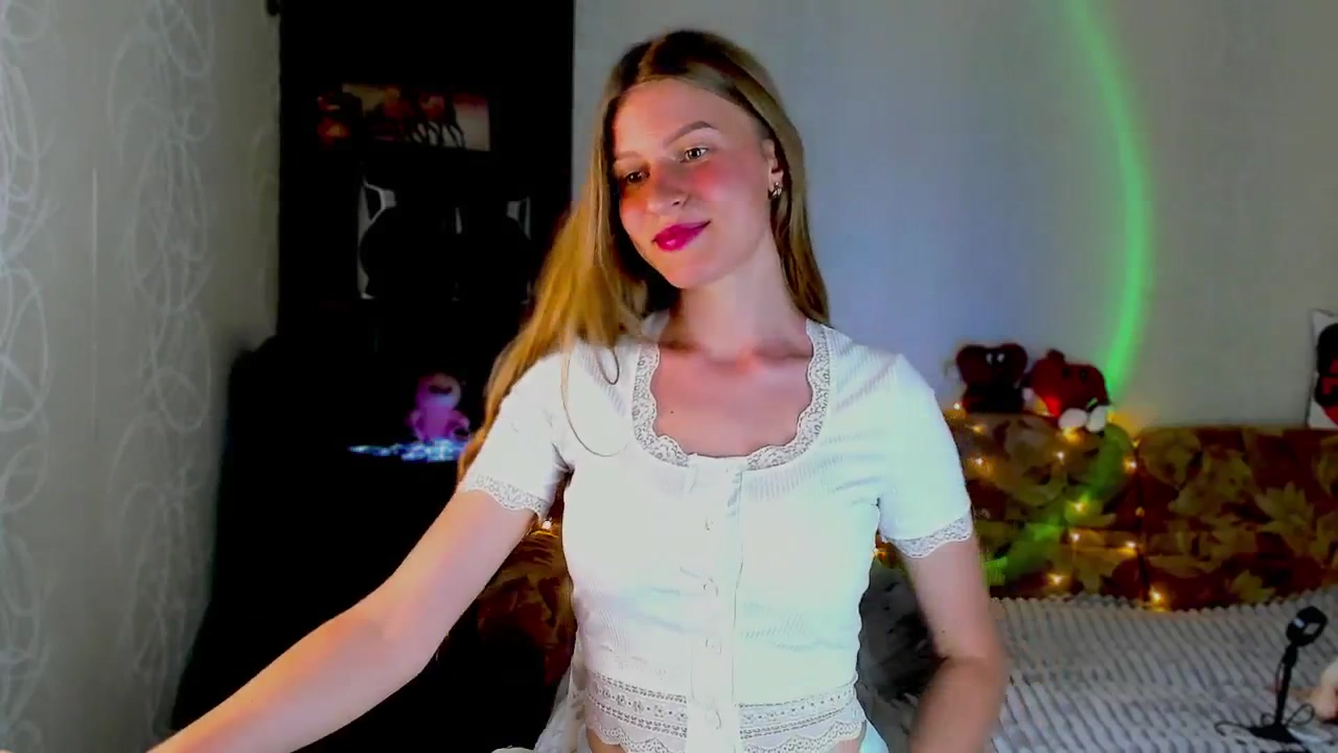Gallery image thumbnail from Luna_evan's myfreecams stream on, 06/13/2025, 10:50 image 12 of 20