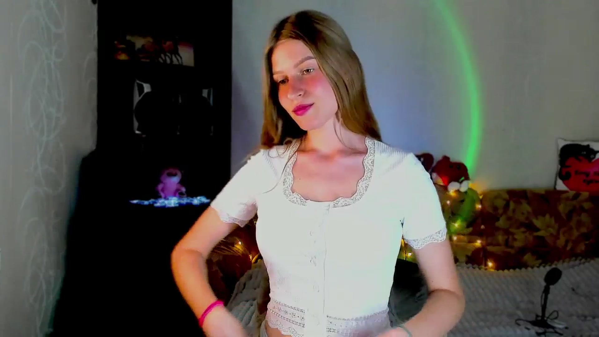 Gallery image thumbnail from Luna_evan's myfreecams stream on, 06/13/2025, 10:50 image 8 of 20