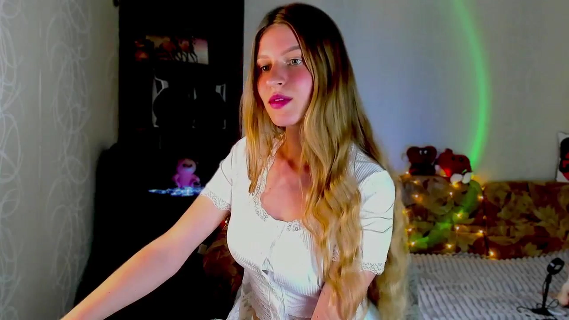 Gallery image thumbnail from Luna_evan's myfreecams stream on, 06/13/2025, 10:50 image 11 of 20