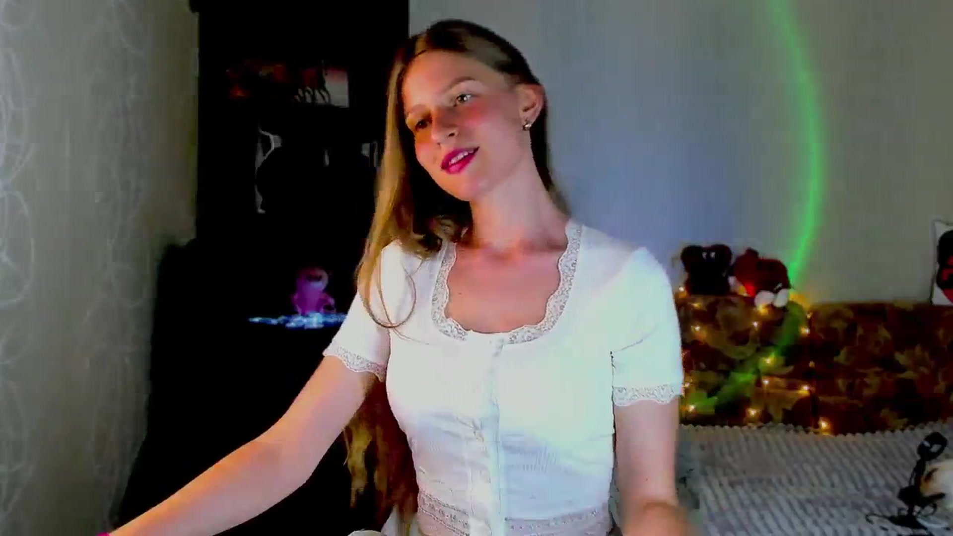 Gallery image thumbnail from Luna_evan's myfreecams stream on, 06/13/2025, 10:50 image 17 of 20