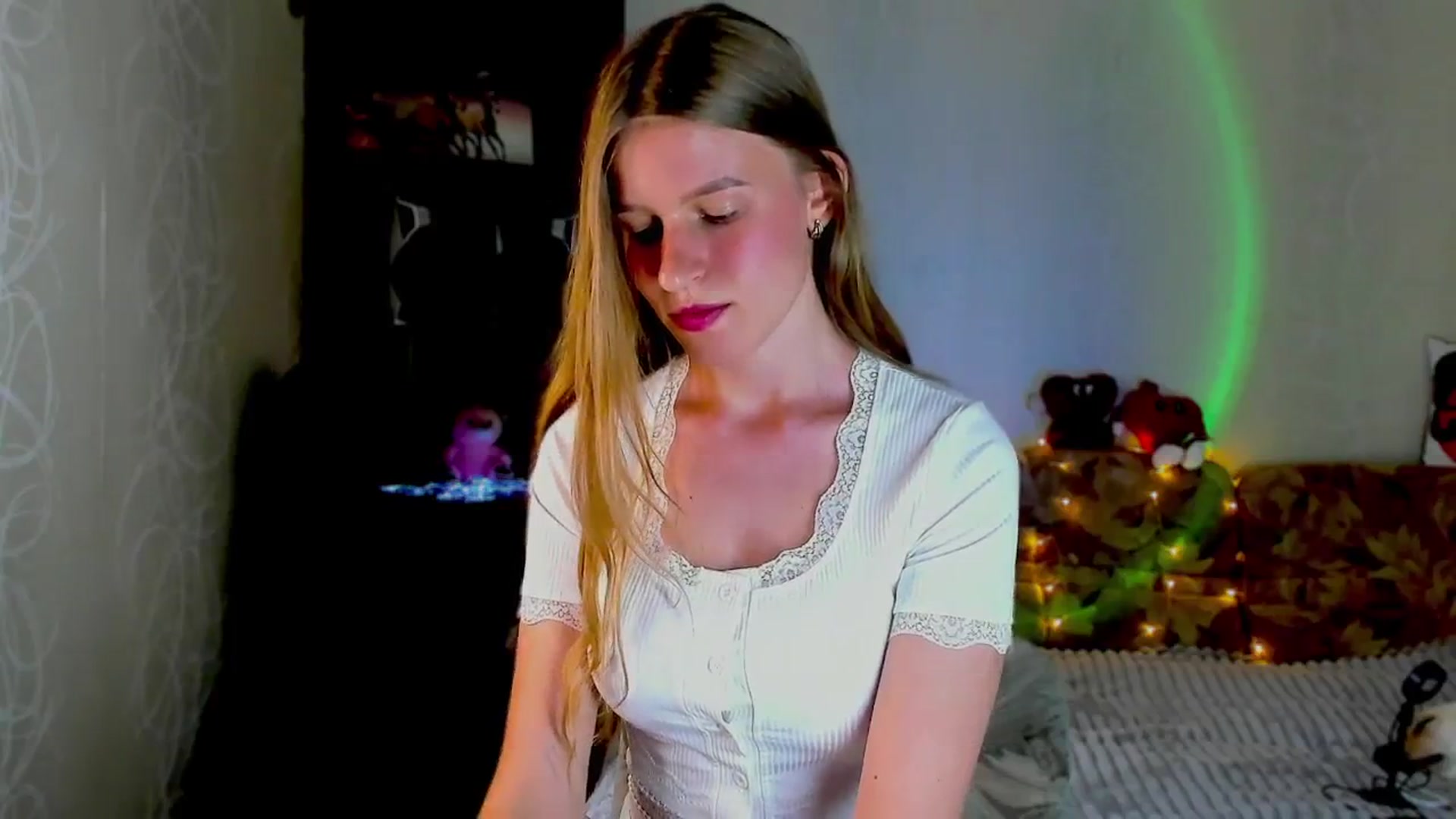 Gallery image thumbnail from Luna_evan's myfreecams stream on, 06/13/2025, 10:50 image 16 of 20