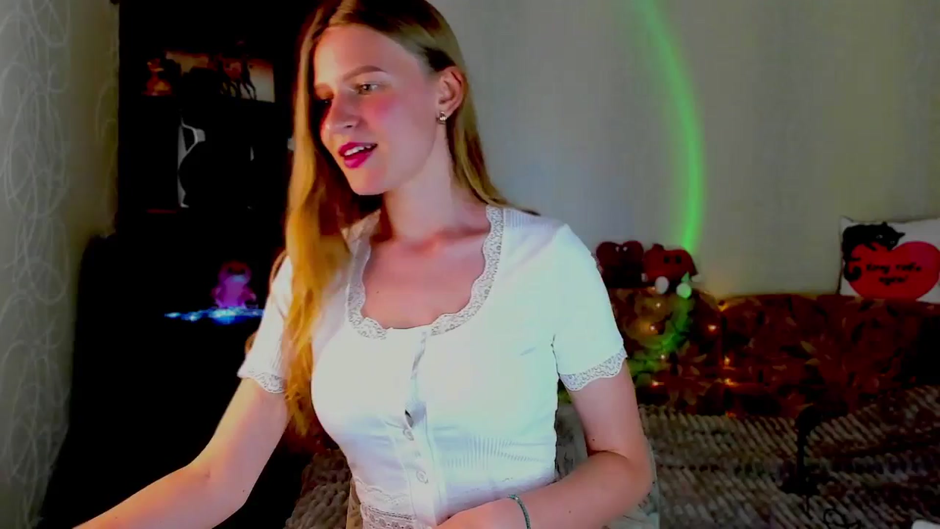 Gallery image thumbnail from Luna_evan's myfreecams stream on, 06/19/2025, 12:02 image 5 of 20