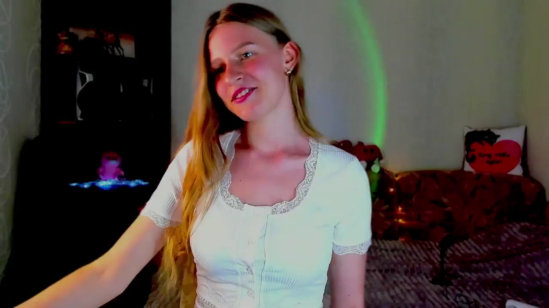 Gallery image thumbnail from Luna_evan's myfreecams stream on, 06/19/2025, 12:02 image 18 of 20