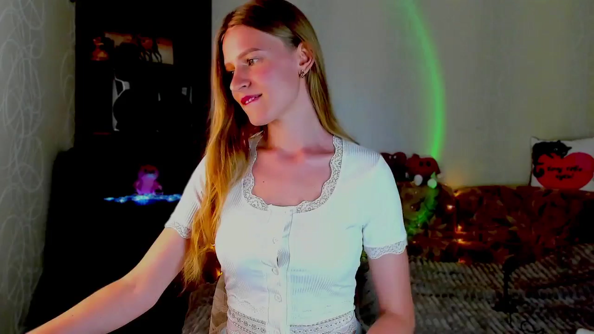 Gallery image thumbnail from Luna_evan's myfreecams stream on, 06/19/2025, 12:02 image 2 of 20