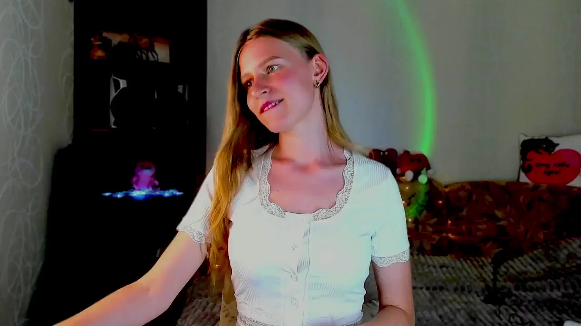 Gallery image thumbnail from Luna_evan's myfreecams stream on, 06/19/2025, 12:02 image 9 of 20