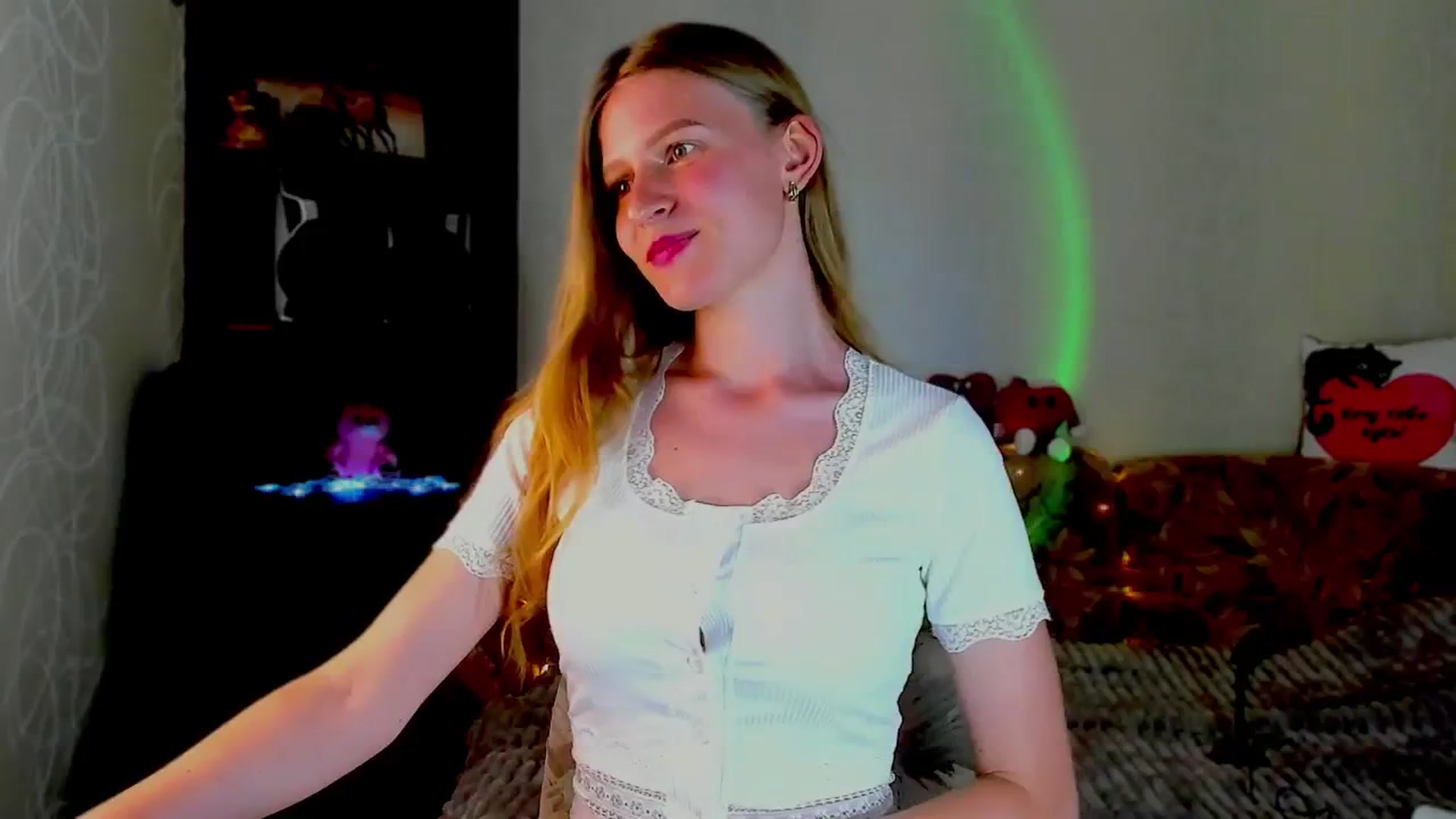 Gallery image thumbnail from Luna_evan's myfreecams stream on, 06/19/2025, 12:02 image 4 of 20