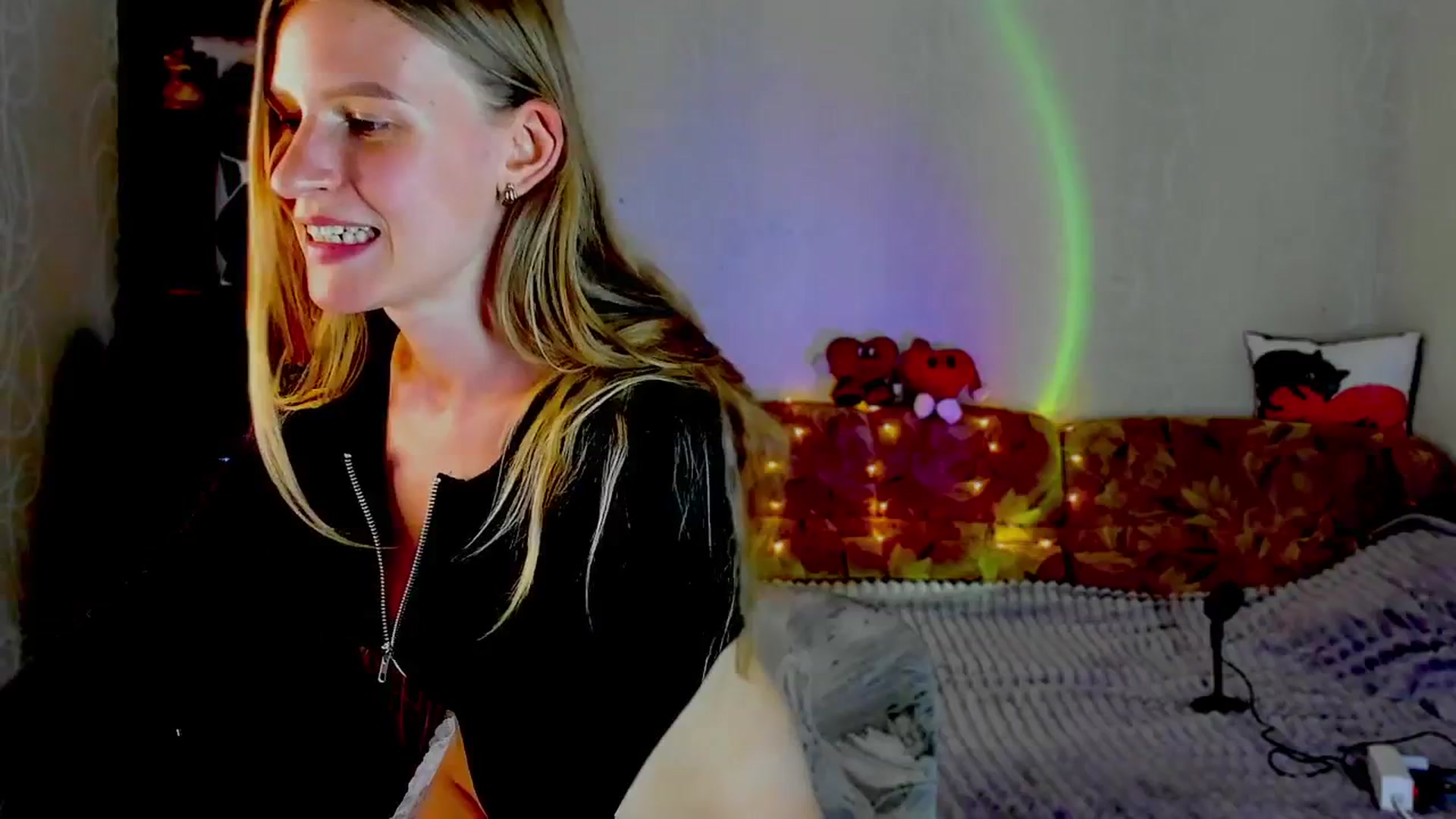 Gallery image thumbnail from Luna_evan's myfreecams stream on, 06/24/2025, 11:58 image 6 of 20