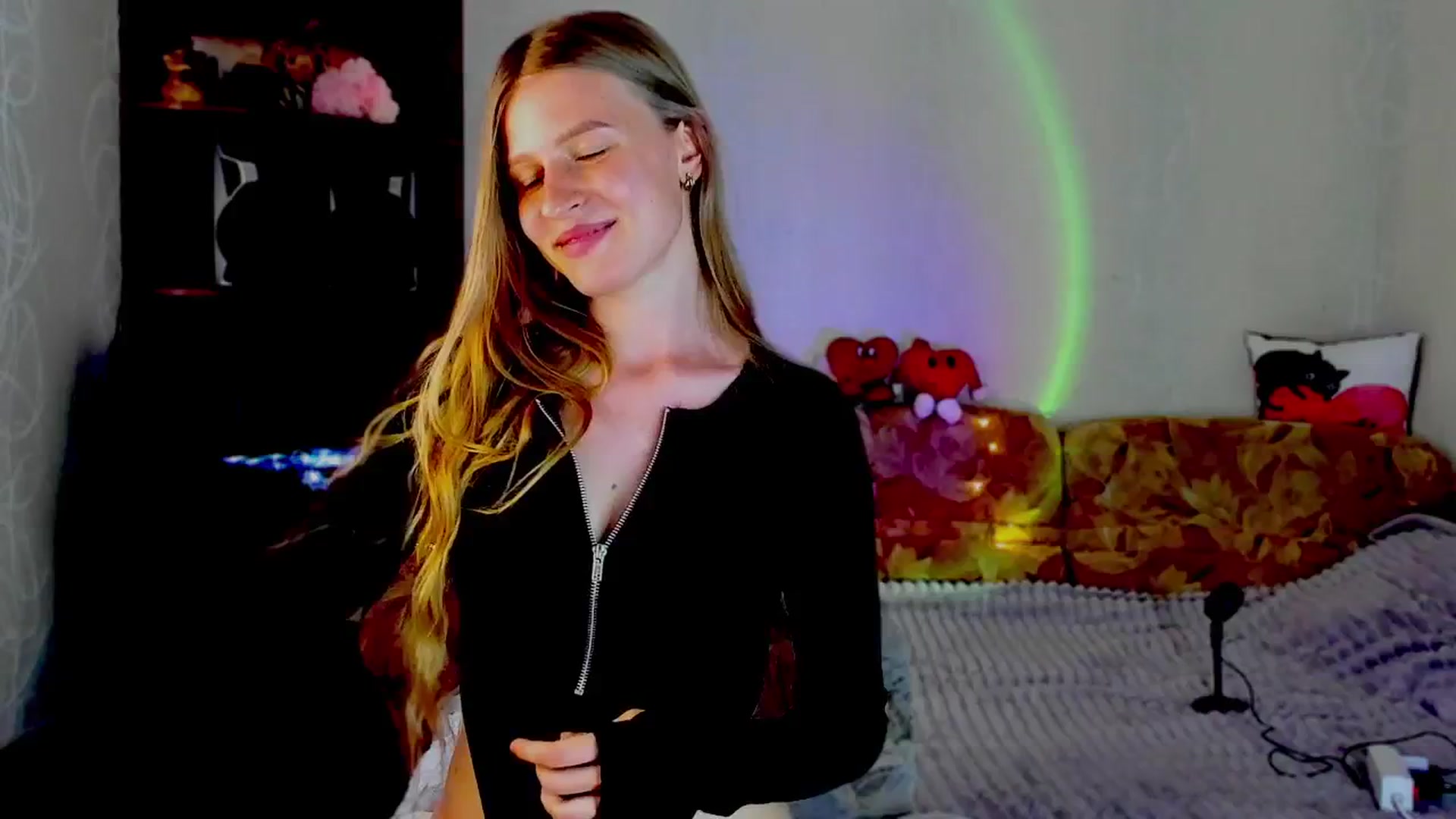 Gallery image thumbnail from Luna_evan's myfreecams stream on, 06/24/2025, 11:58 image 5 of 20