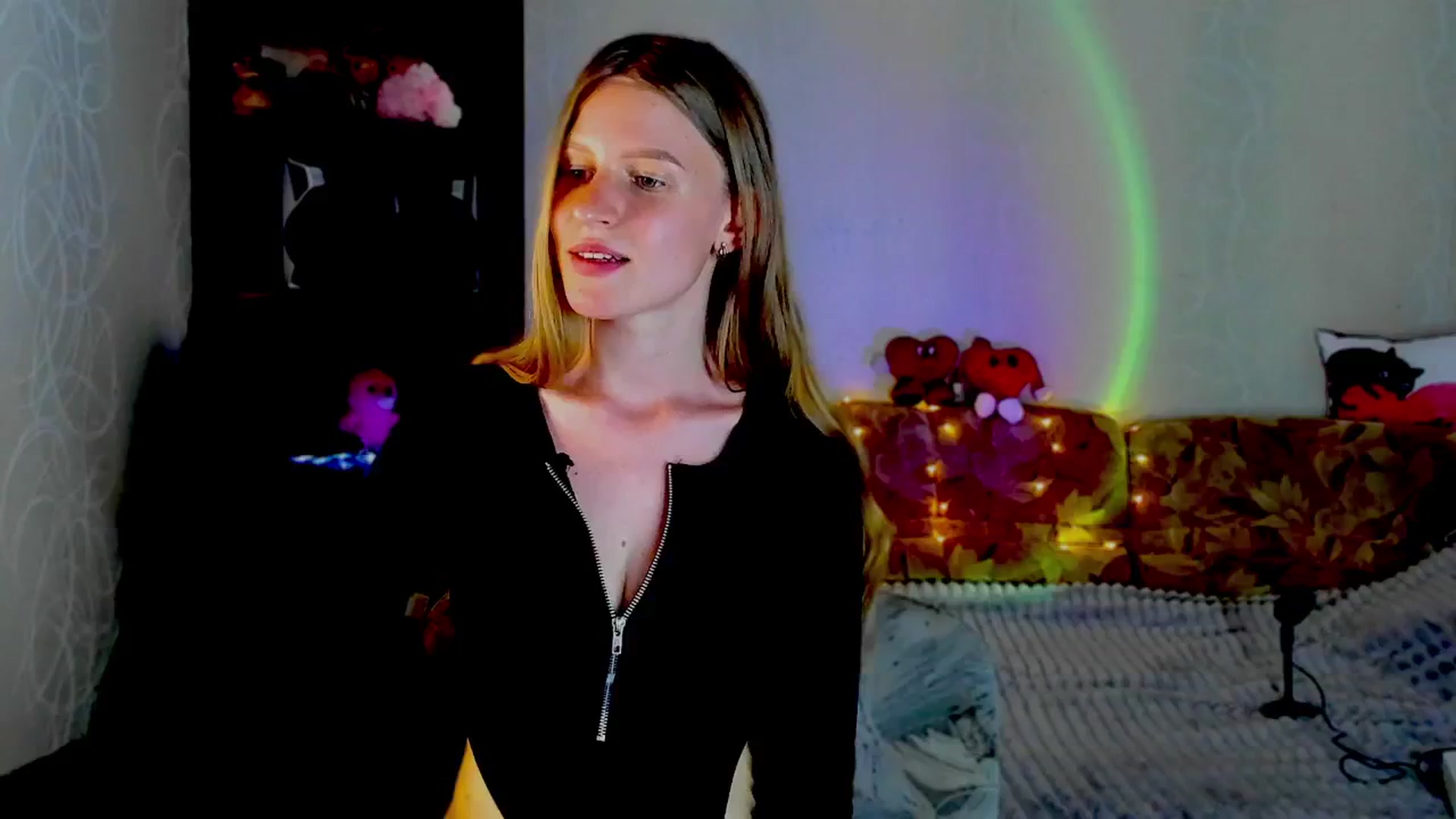 Gallery image thumbnail from Luna_evan's myfreecams stream on, 06/24/2025, 11:58 image 10 of 20