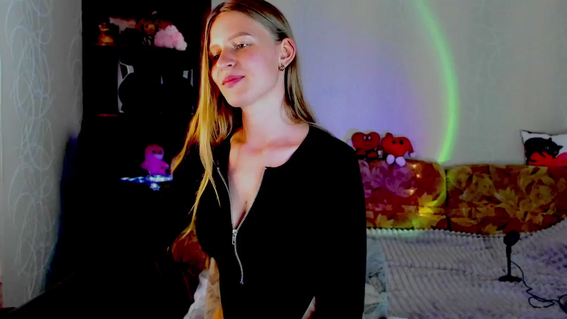 Gallery image thumbnail from Luna_evan's myfreecams stream on, 06/24/2025, 11:58 image 3 of 20