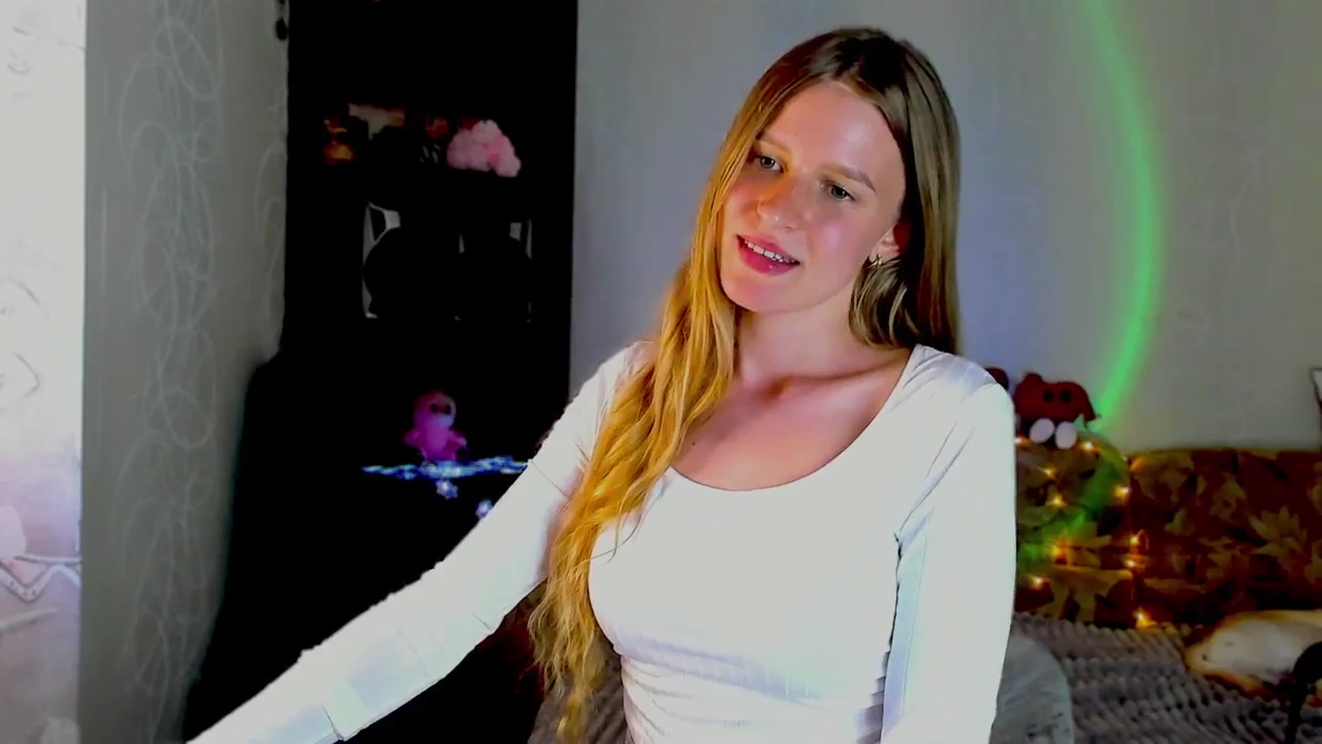 Gallery image thumbnail from Luna_evan's myfreecams stream on, 06/25/2025, 14:06 image 8 of 20