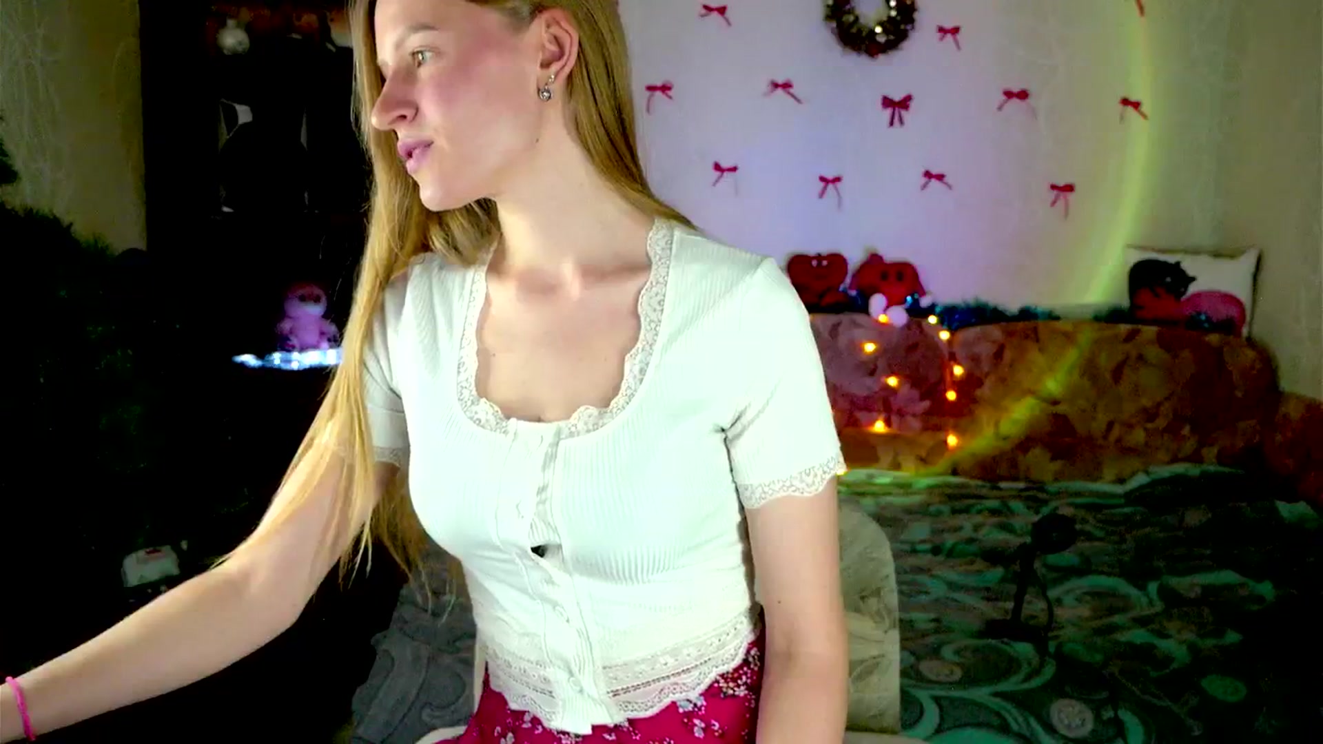 Gallery image thumbnail from Luna_evan's myfreecams stream on, 01/08/2026, 10:57 image 12 of 20