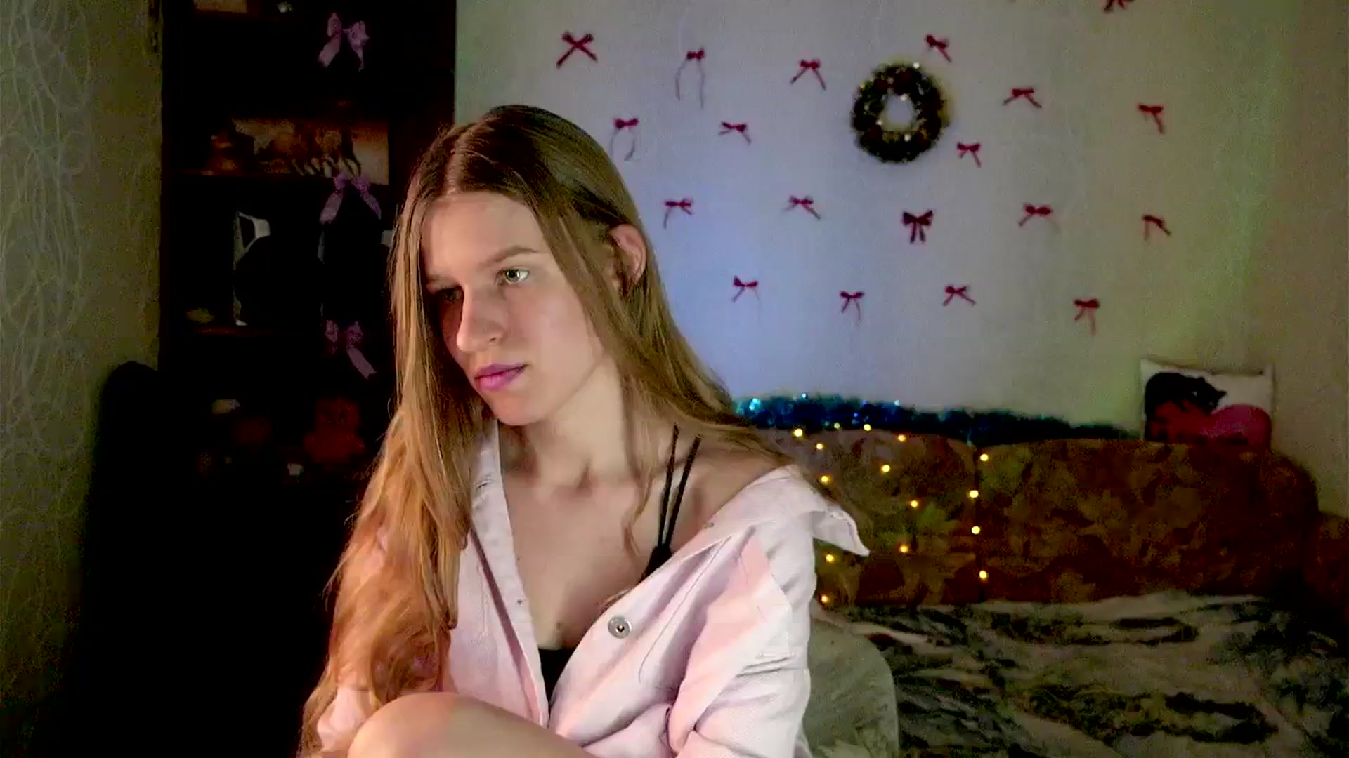 Gallery image thumbnail from Luna_evan's myfreecams stream on, 01/26/2026, 11:19 image 15 of 20