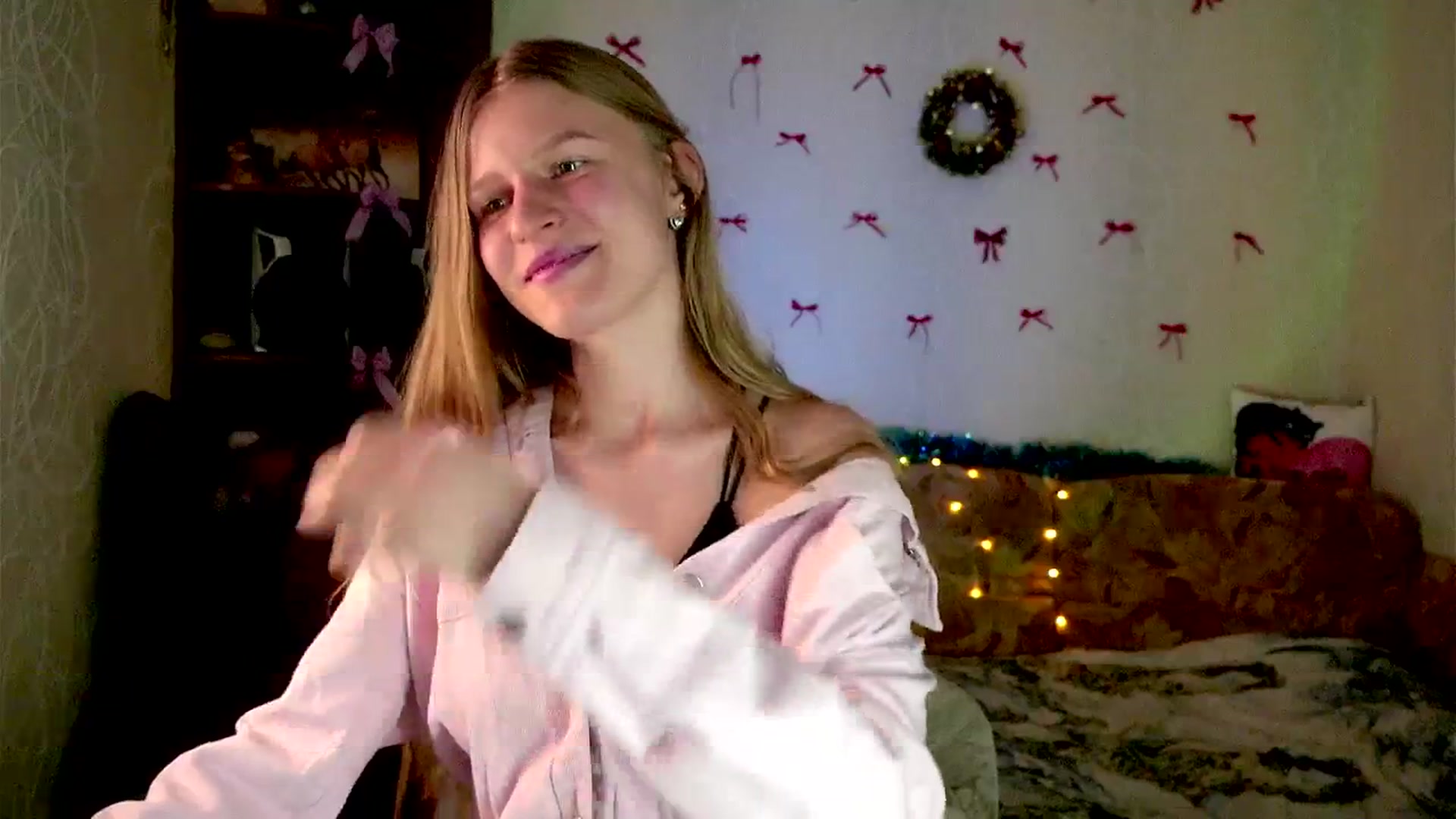 Gallery image thumbnail from Luna_evan's myfreecams stream on, 01/26/2026, 11:19 image 7 of 20