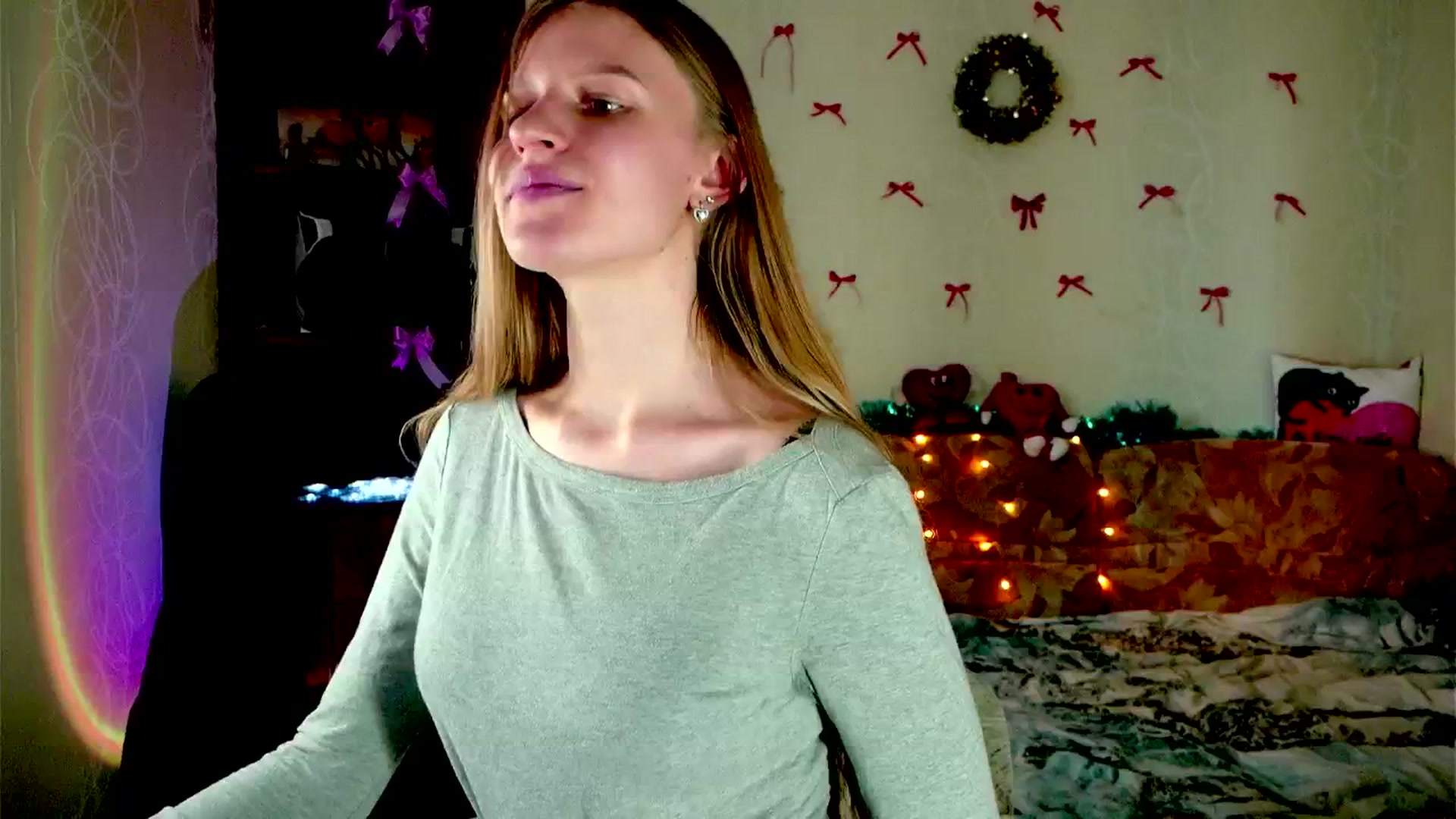 Gallery image thumbnail from Luna_evan's myfreecams stream on, 02/02/2026, 13:32 image 16 of 20