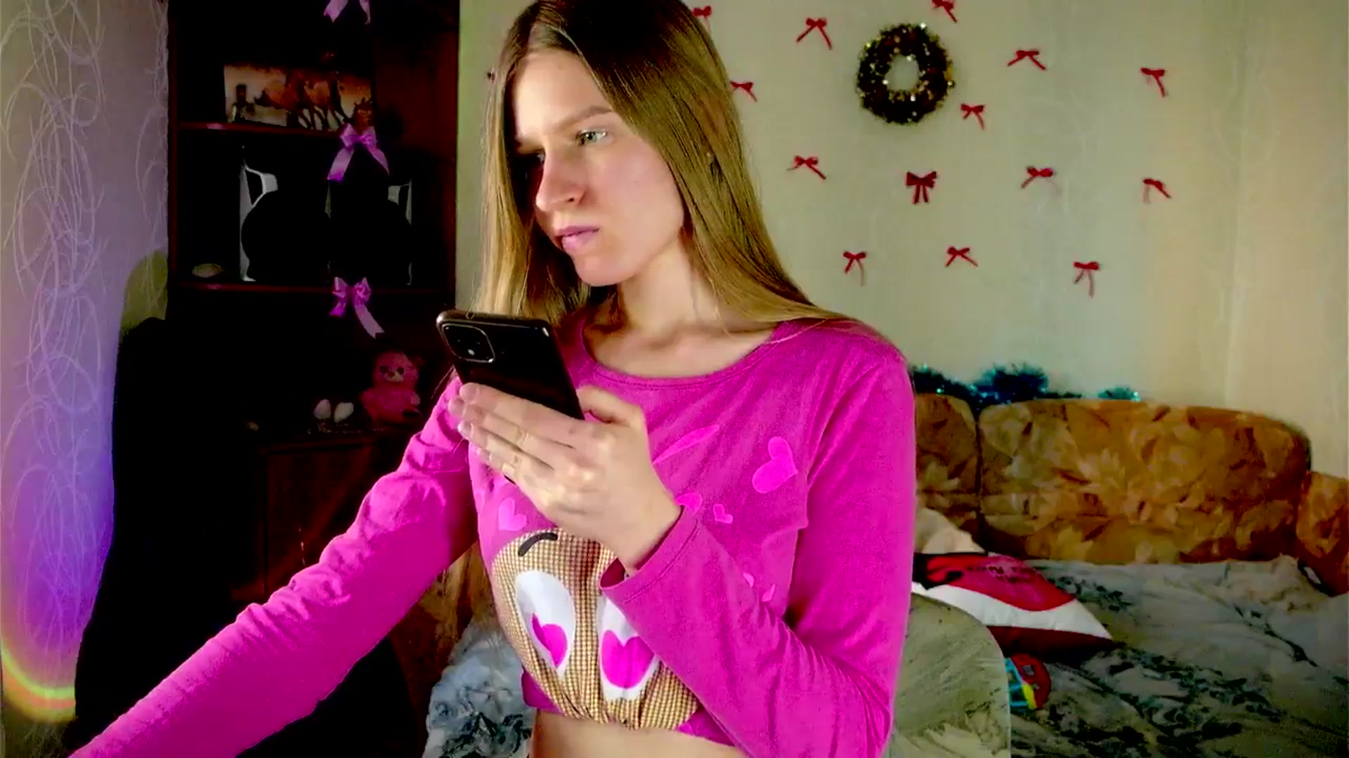 Gallery image thumbnail from Luna_evan's myfreecams stream on, 02/03/2026, 12:21 image 18 of 20