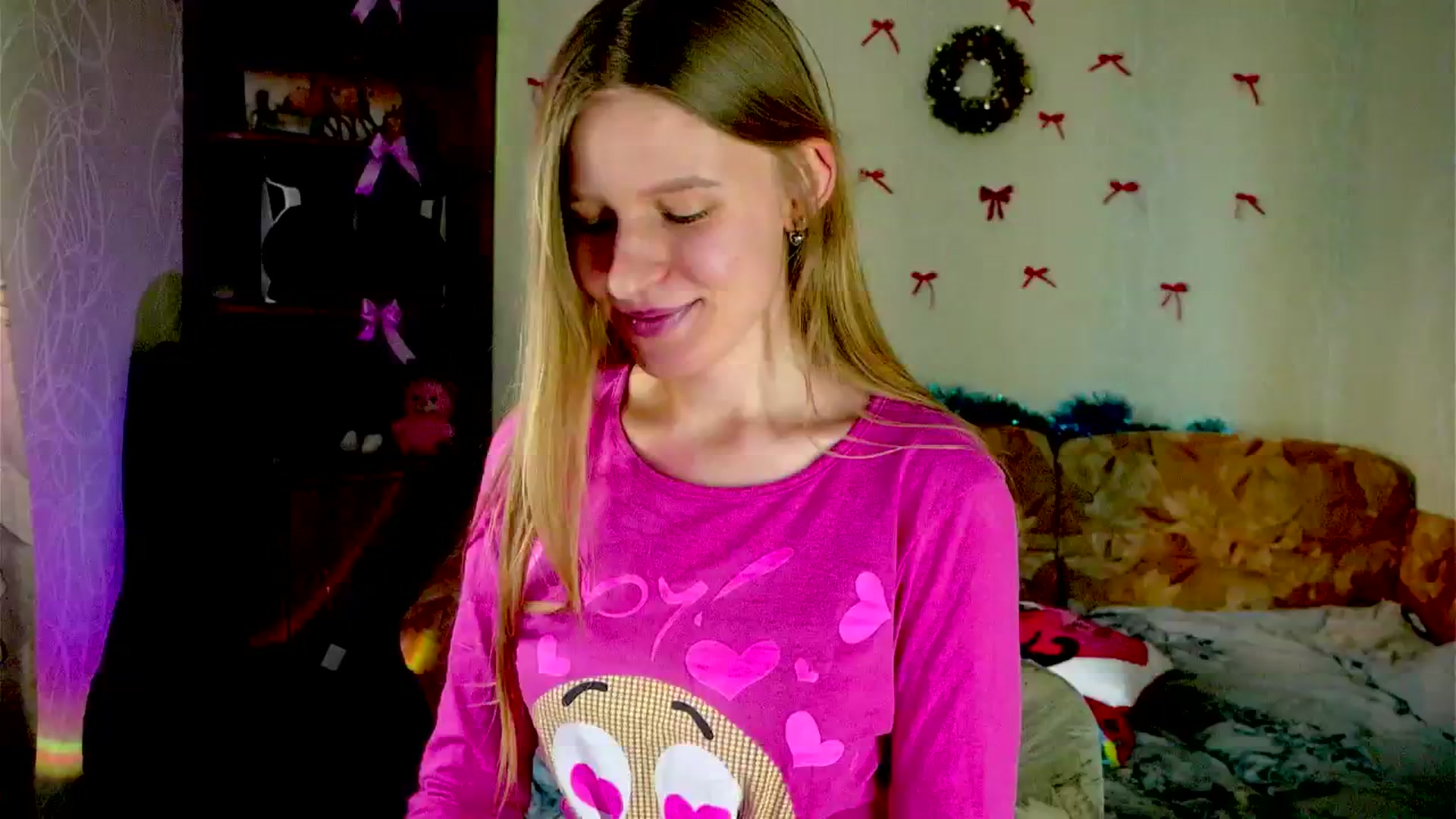 Gallery image thumbnail from Luna_evan's myfreecams stream on, 02/03/2026, 13:30 image 15 of 20