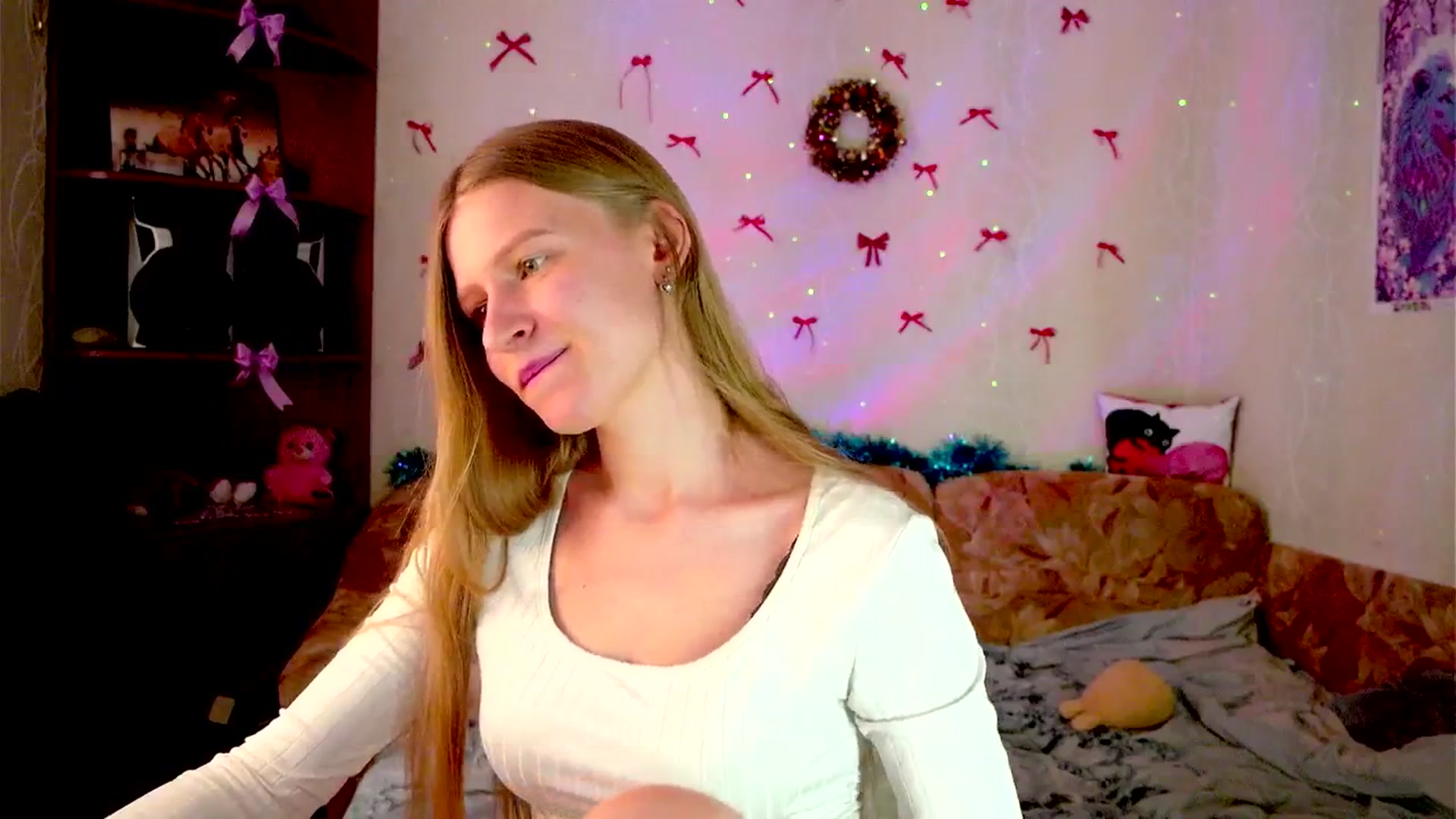 Gallery image thumbnail from Luna_evan's myfreecams stream on, 02/05/2026, 09:52 image 17 of 20