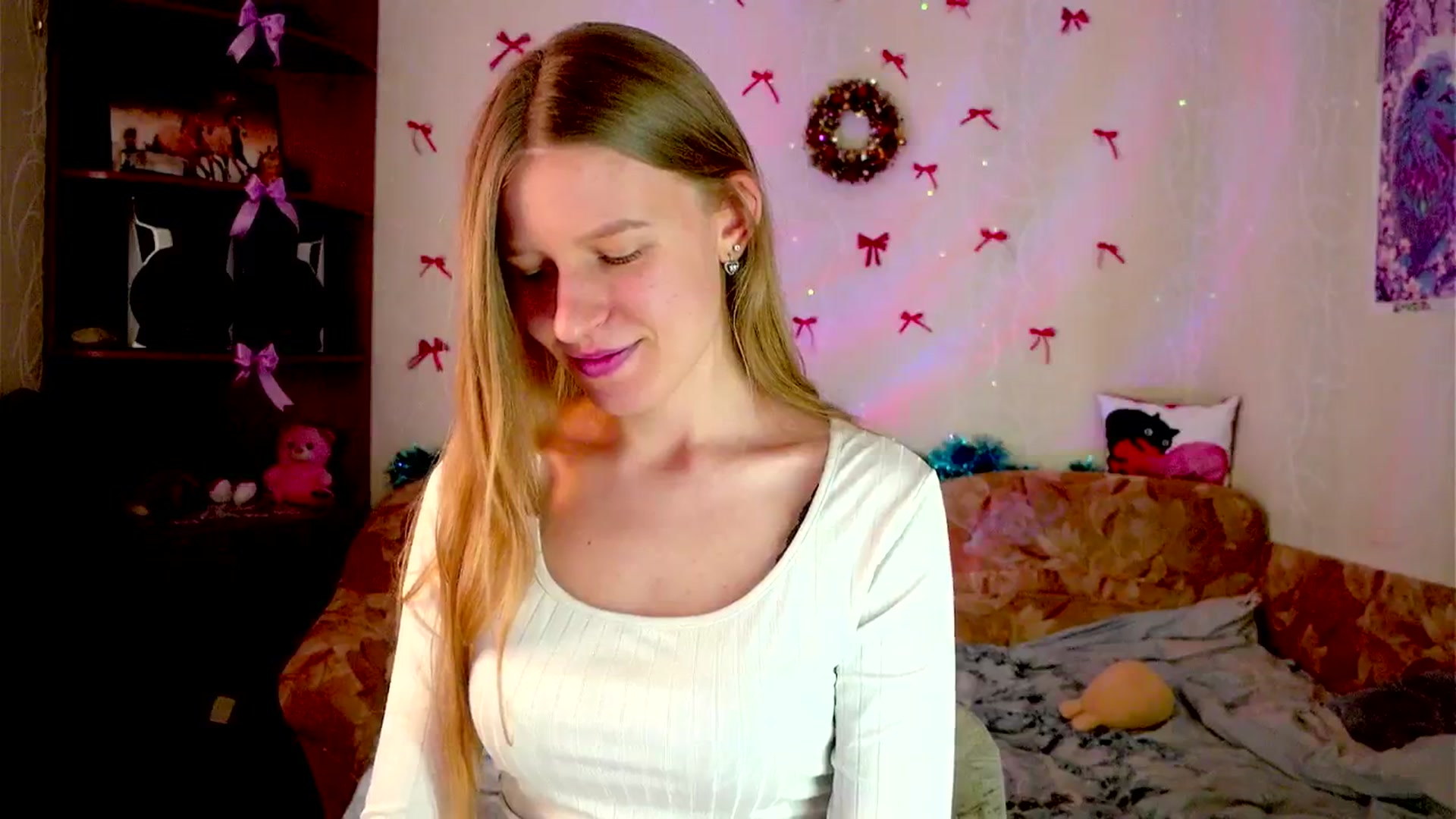 Gallery image thumbnail from Luna_evan's myfreecams stream on, 02/05/2026, 09:52 image 12 of 20