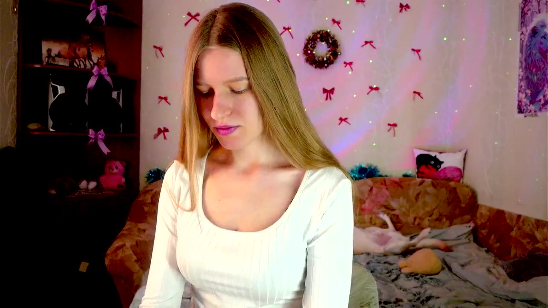Gallery image thumbnail from Luna_evan's myfreecams stream on, 02/05/2026, 09:52 image 9 of 20