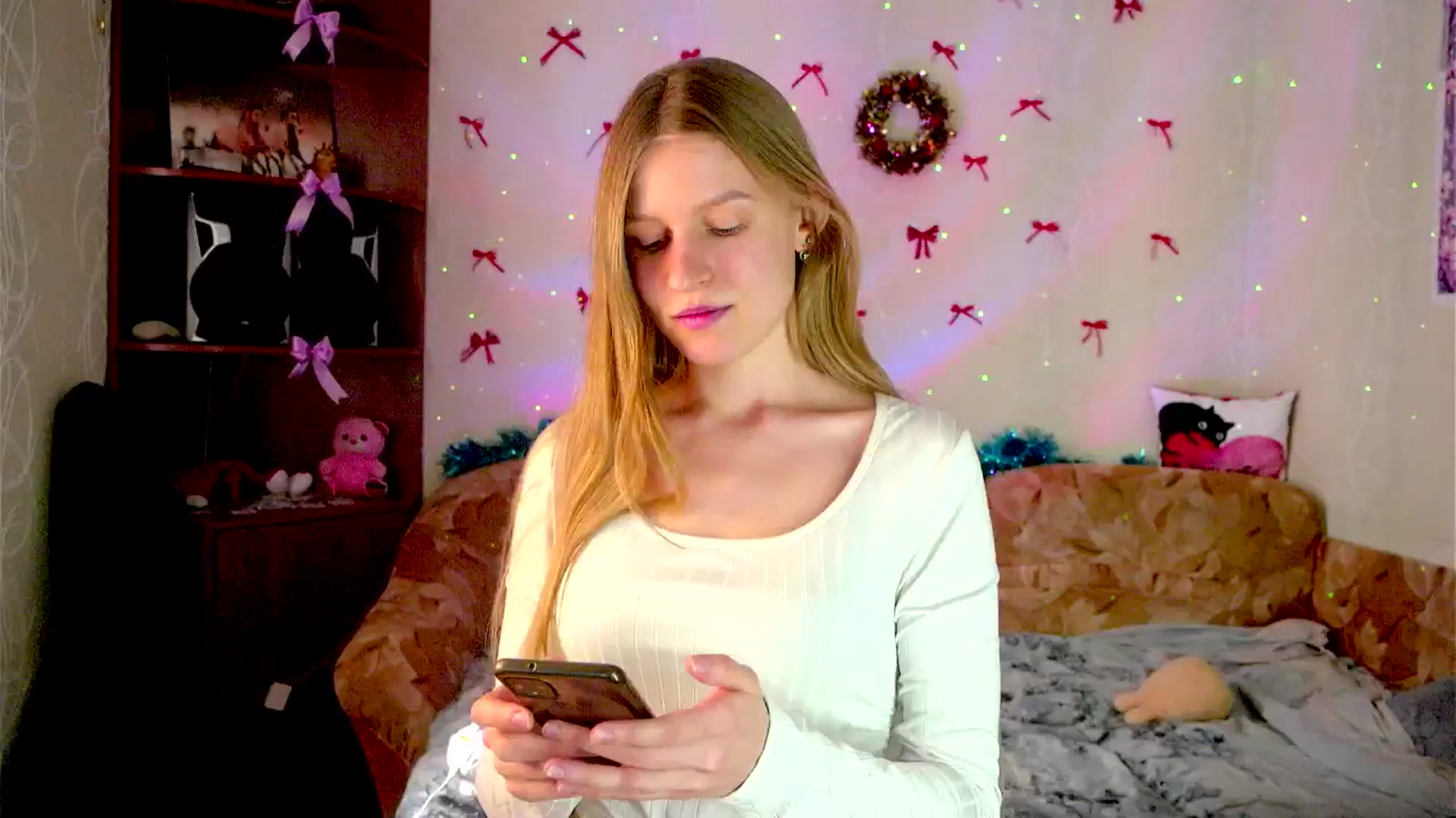 Gallery image thumbnail from Luna_evan's myfreecams stream on, 02/05/2026, 11:28 image 14 of 20