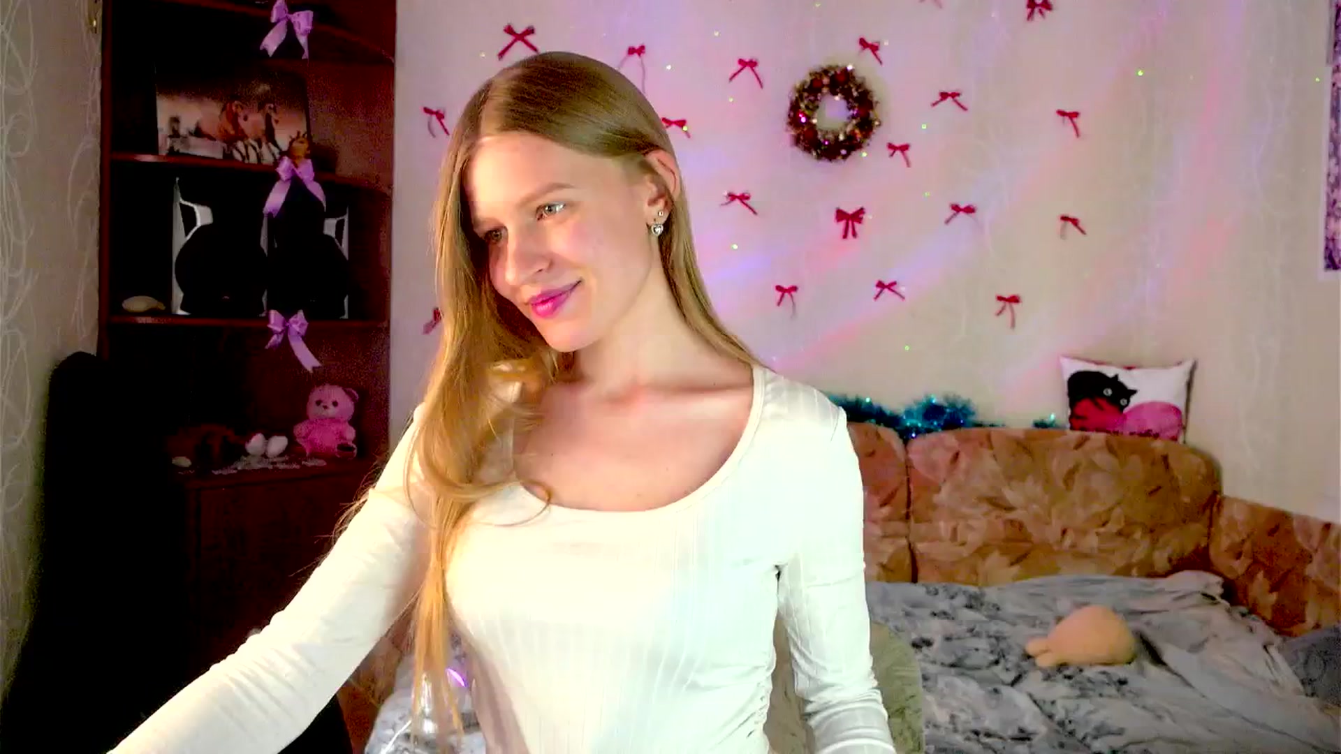 Gallery image thumbnail from Luna_evan's myfreecams stream on, 02/05/2026, 11:28 image 16 of 20
