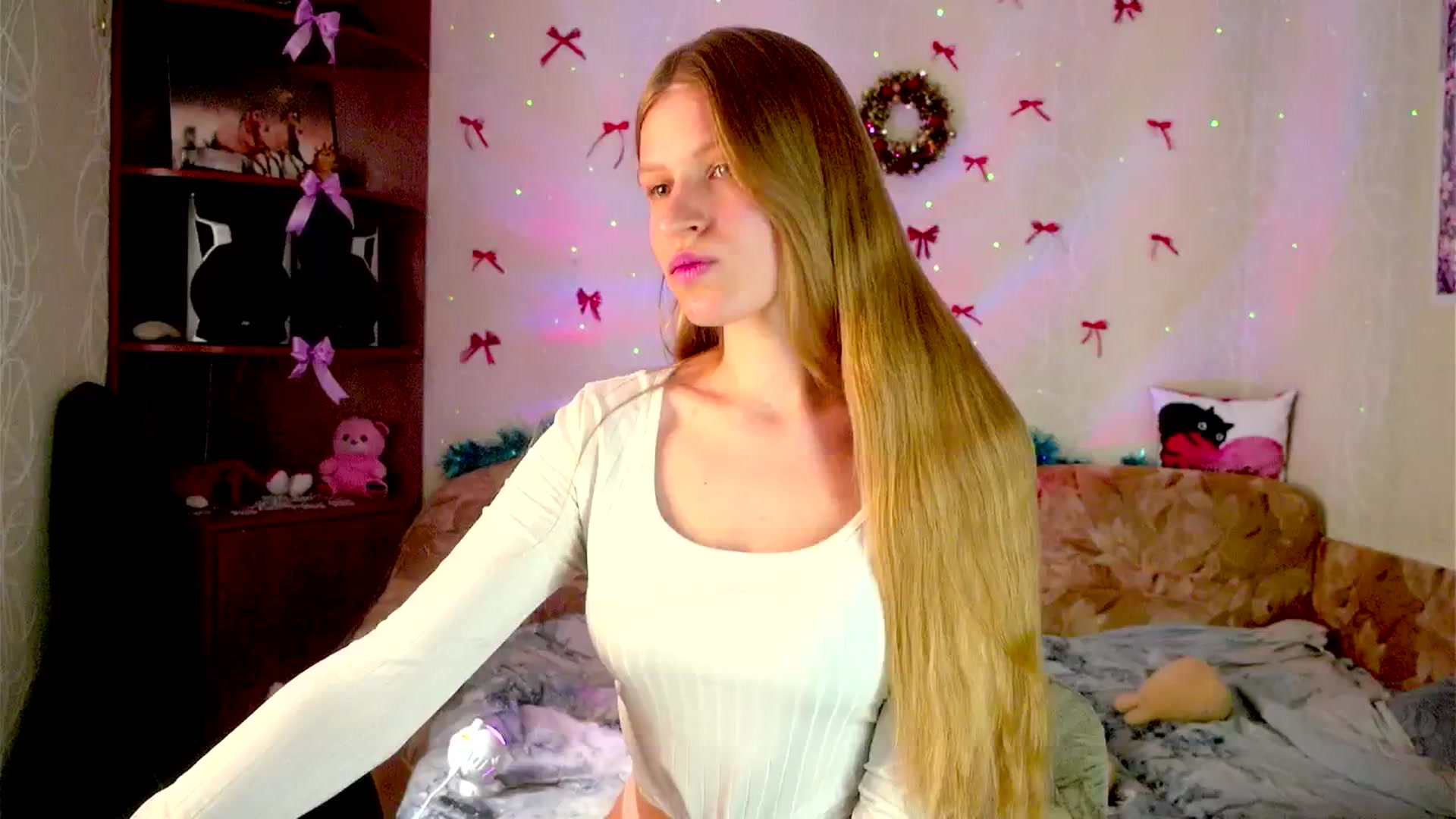 Gallery image thumbnail from Luna_evan's myfreecams stream on, 02/05/2026, 11:28 image 10 of 20