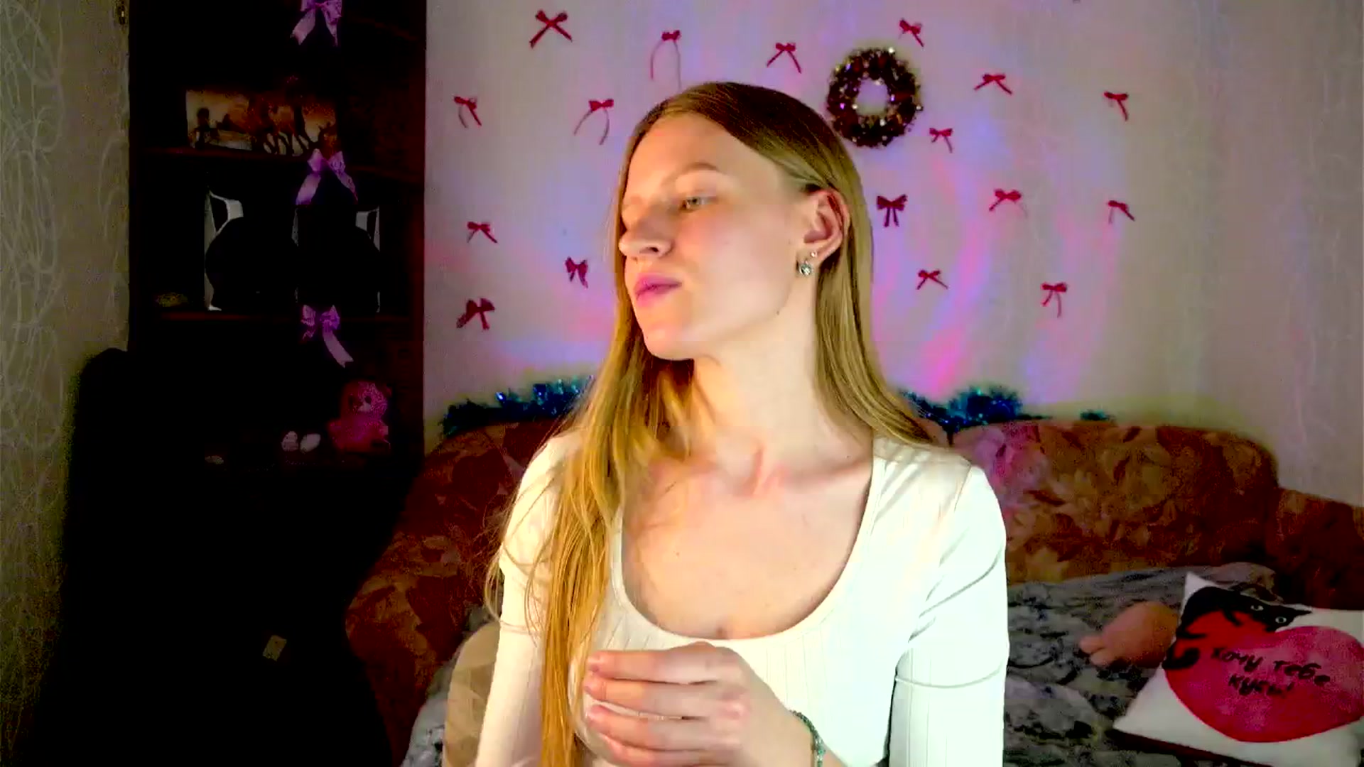 Gallery image thumbnail from Luna_evan's myfreecams stream on, 02/05/2026, 14:18 image 18 of 20