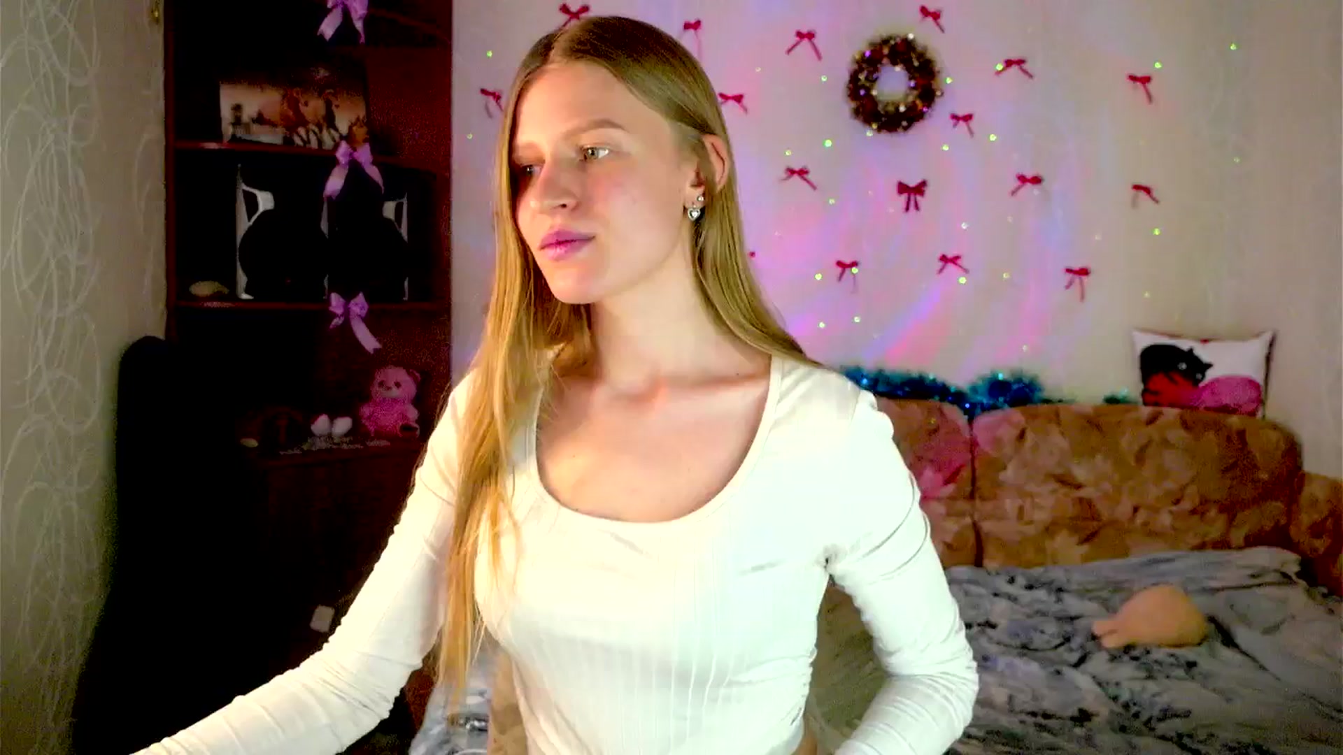 Gallery image thumbnail from Luna_evan's myfreecams stream on, 02/05/2026, 14:18 image 7 of 20