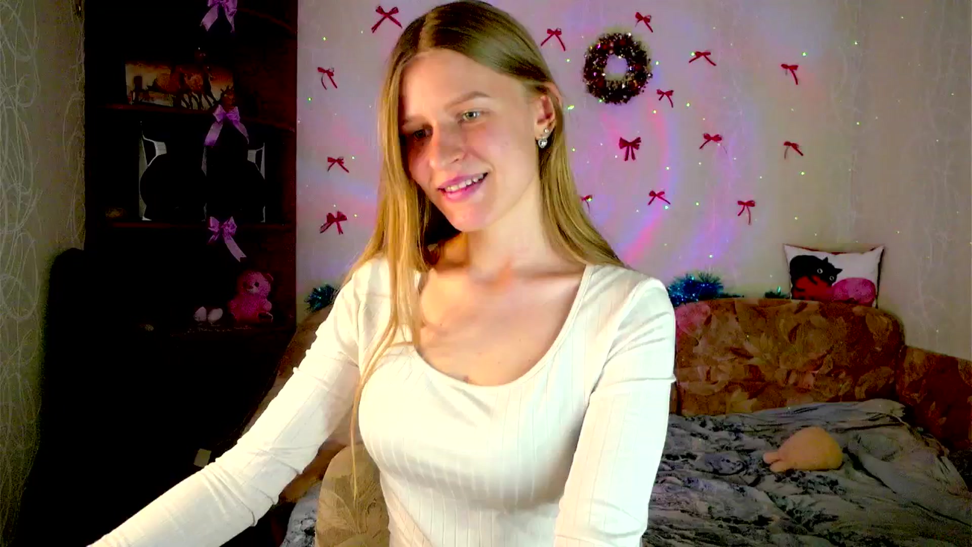 Gallery image thumbnail from Luna_evan's myfreecams stream on, 02/05/2026, 14:18 image 16 of 20