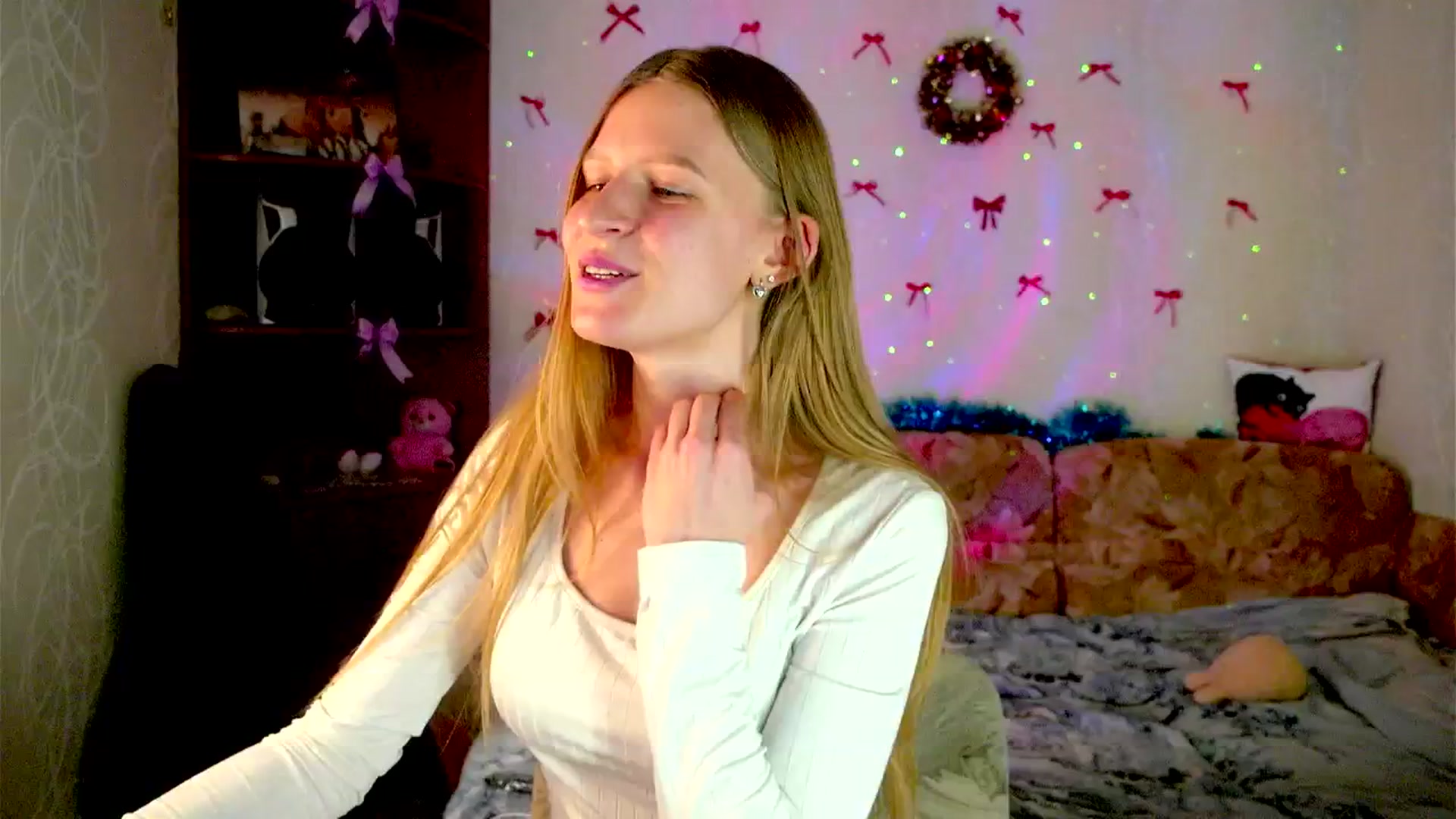 Gallery image thumbnail from Luna_evan's myfreecams stream on, 02/05/2026, 14:18 image 12 of 20