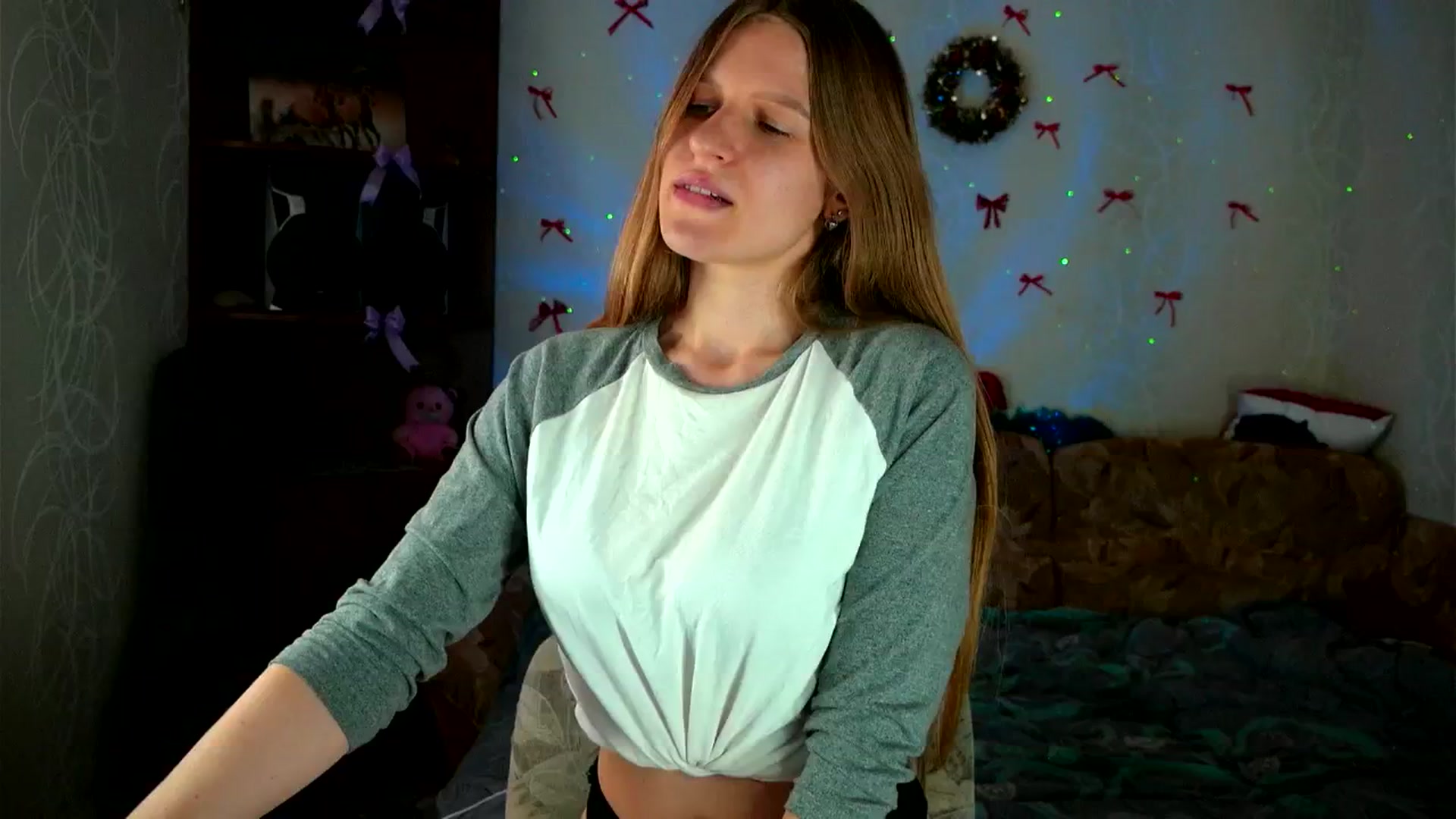 Gallery image thumbnail from Luna_evan's myfreecams stream on, 02/16/2026, 10:17 image 6 of 20