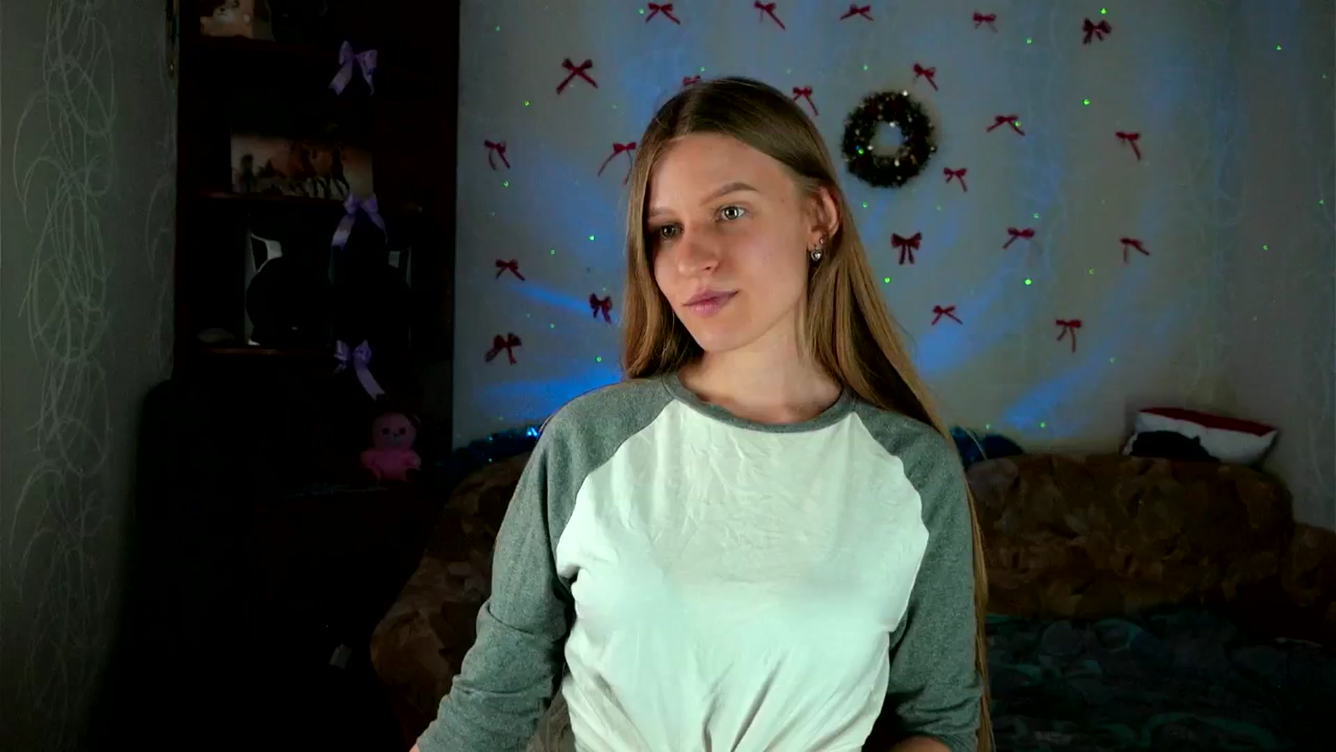Gallery image thumbnail from Luna_evan's myfreecams stream on, 02/16/2026, 10:17 image 17 of 20