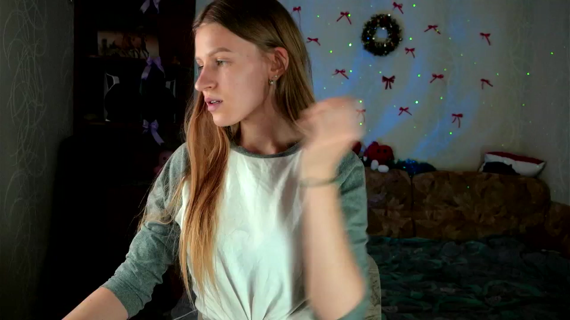 Gallery image thumbnail from Luna_evan's myfreecams stream on, 02/16/2026, 10:17 image 8 of 20