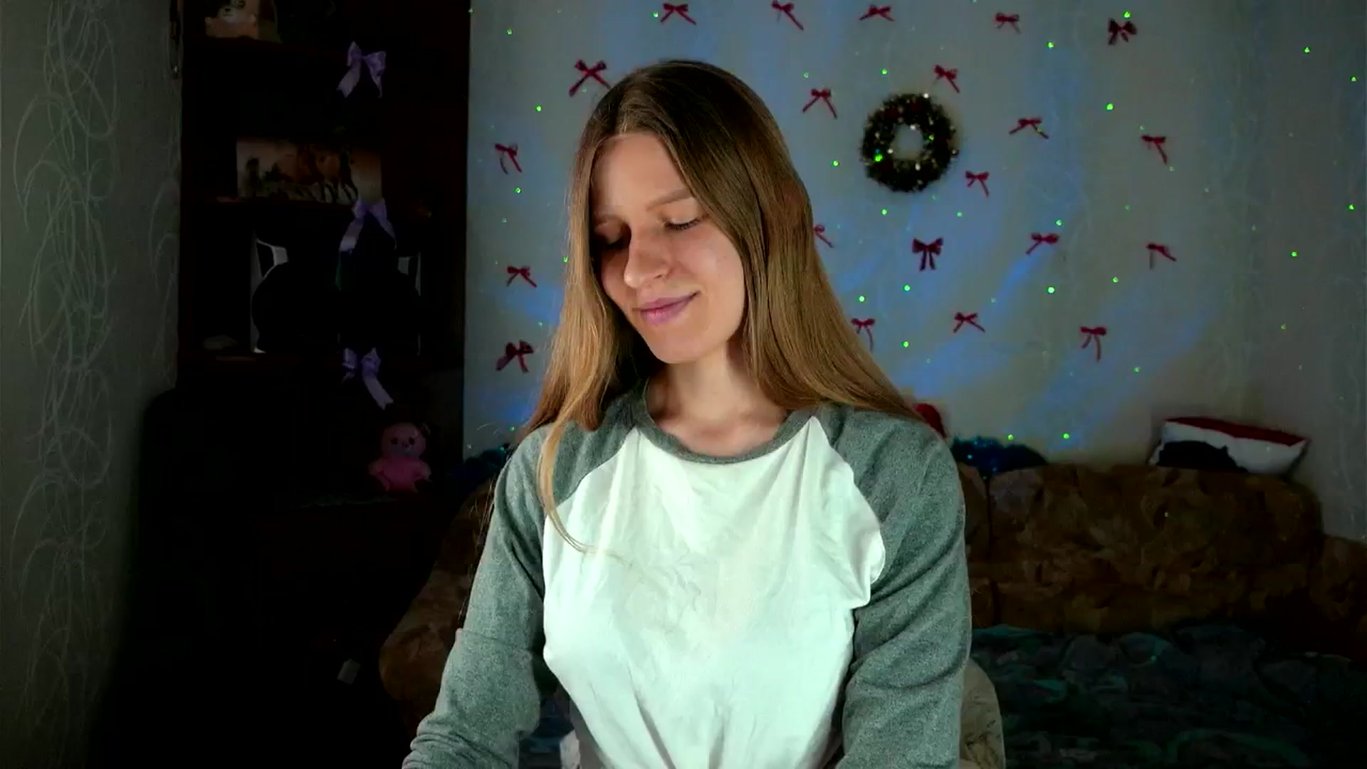 Gallery image thumbnail from Luna_evan's myfreecams stream on, 02/16/2026, 10:17 image 12 of 20