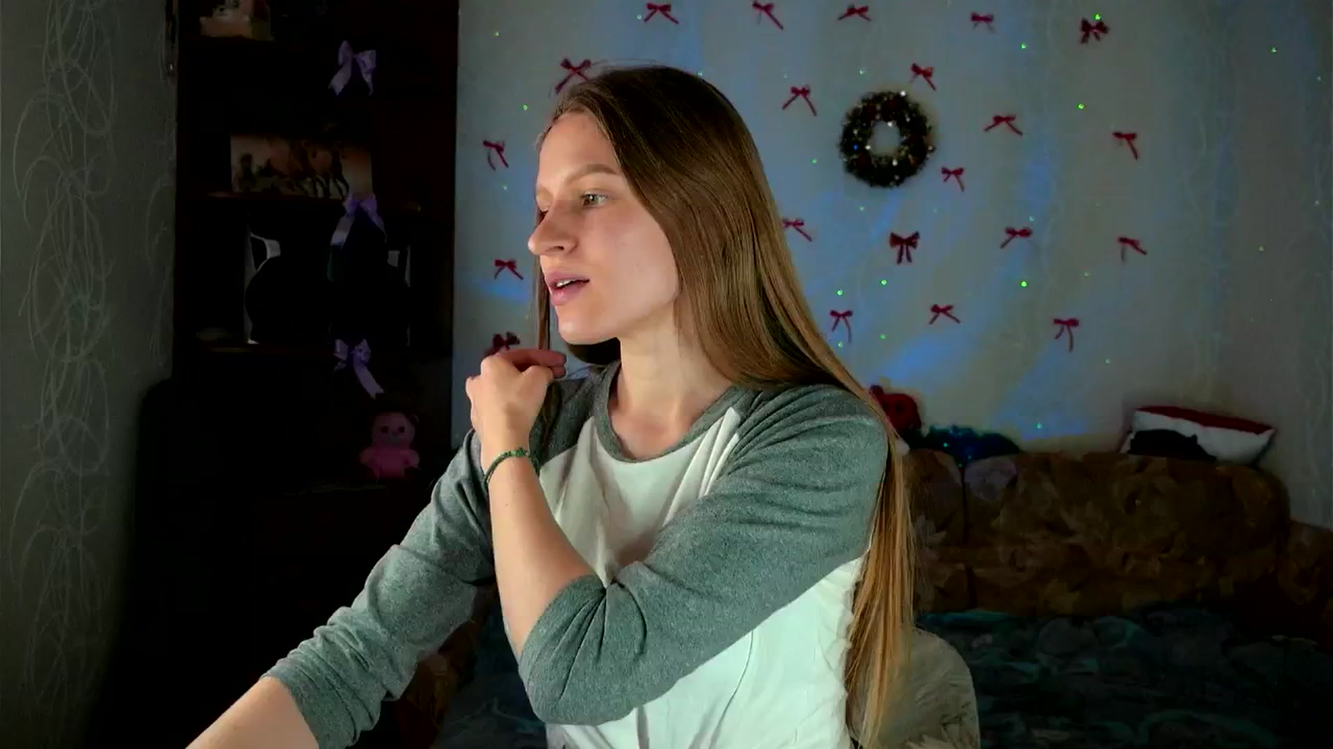 Gallery image thumbnail from Luna_evan's myfreecams stream on, 02/16/2026, 10:17 image 11 of 20