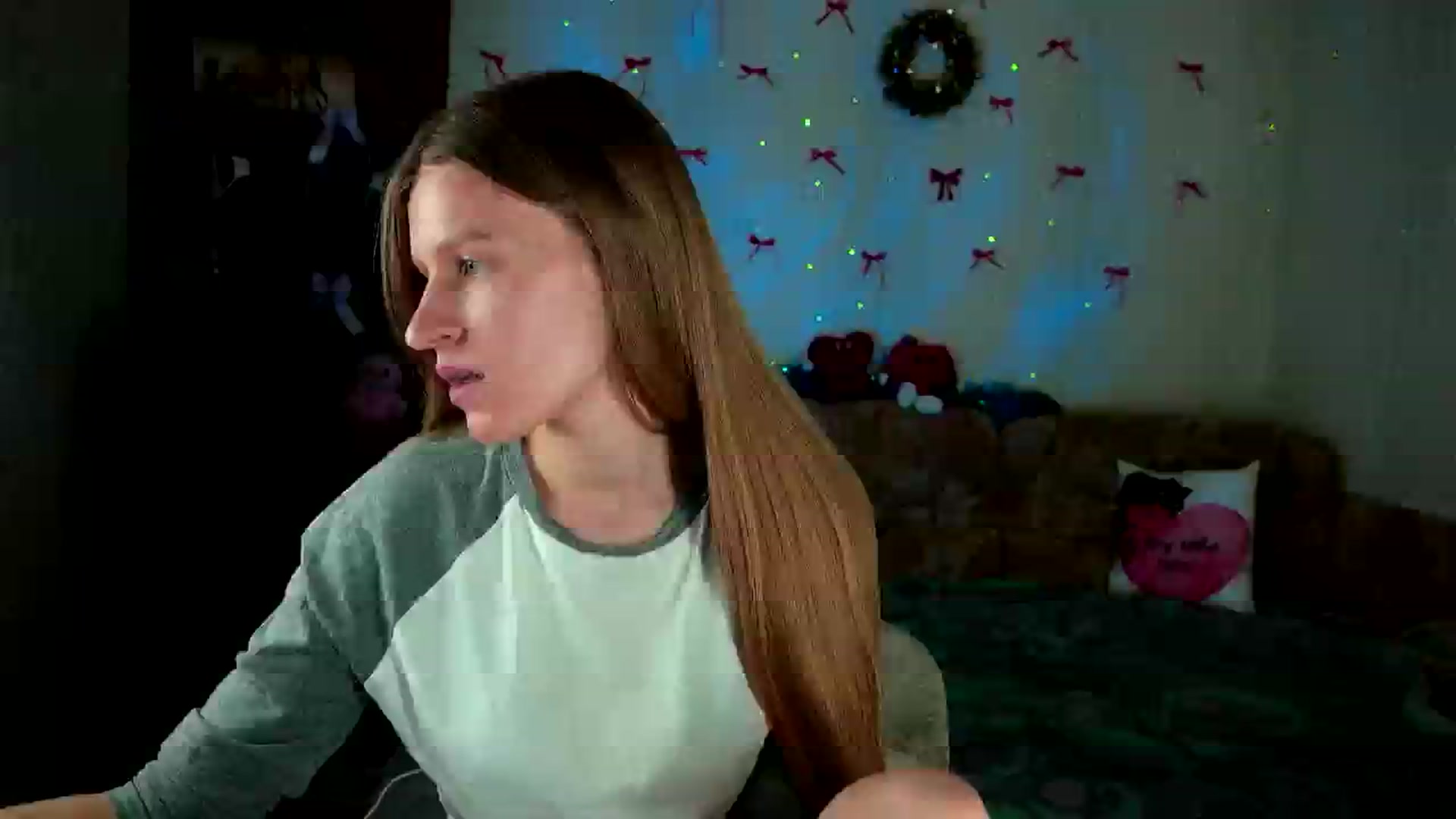 Gallery image thumbnail from Luna_evan's myfreecams stream on, 02/16/2026, 14:36 image 7 of 20