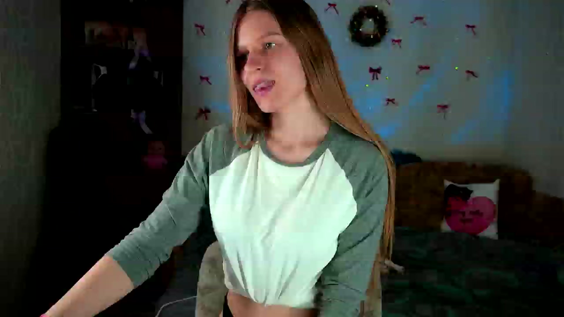 Gallery image thumbnail from Luna_evan's myfreecams stream on, 02/16/2026, 14:36 image 2 of 20