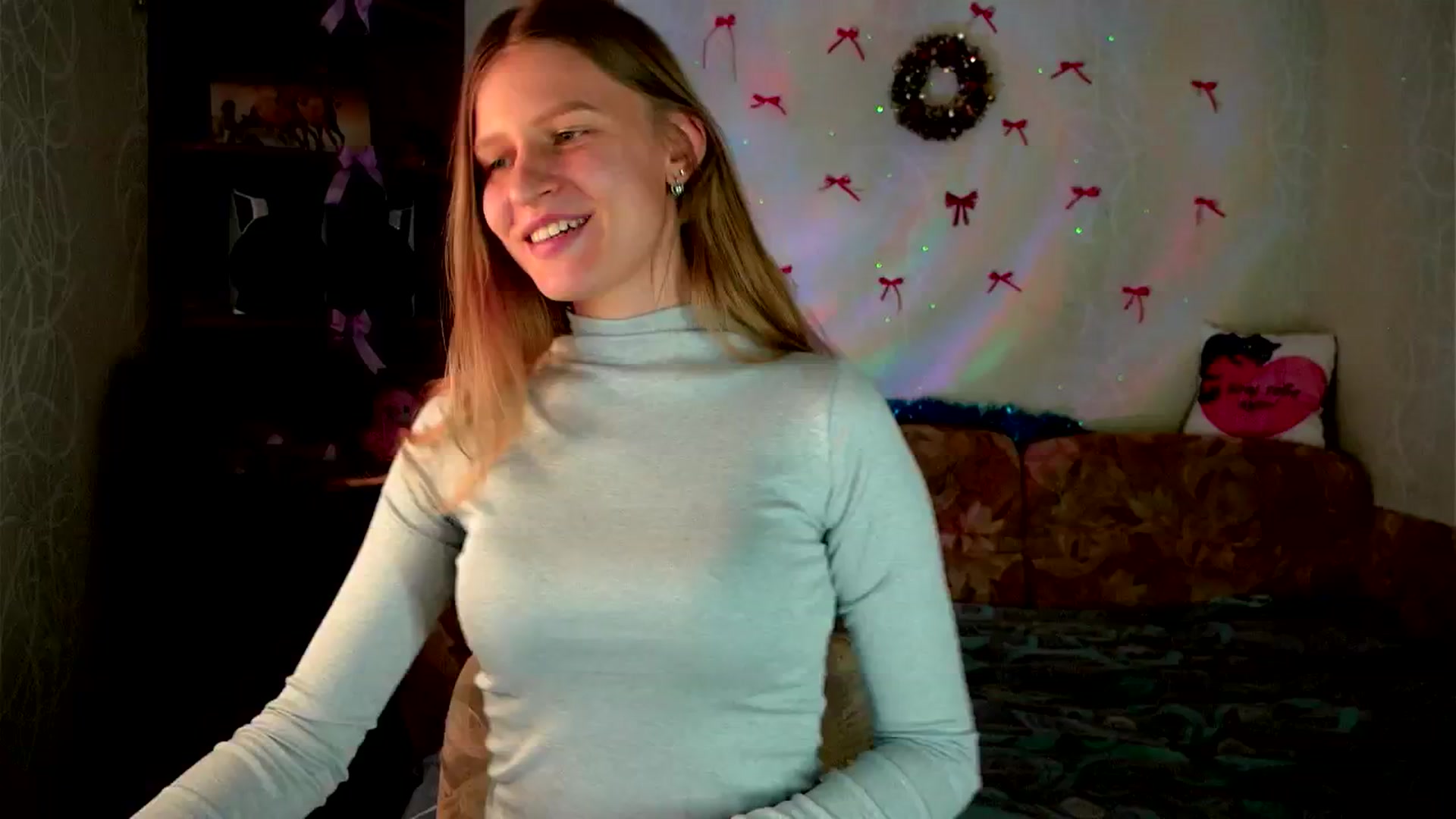 Gallery image thumbnail from Luna_evan's myfreecams stream on, 02/17/2026, 10:34 image 15 of 20