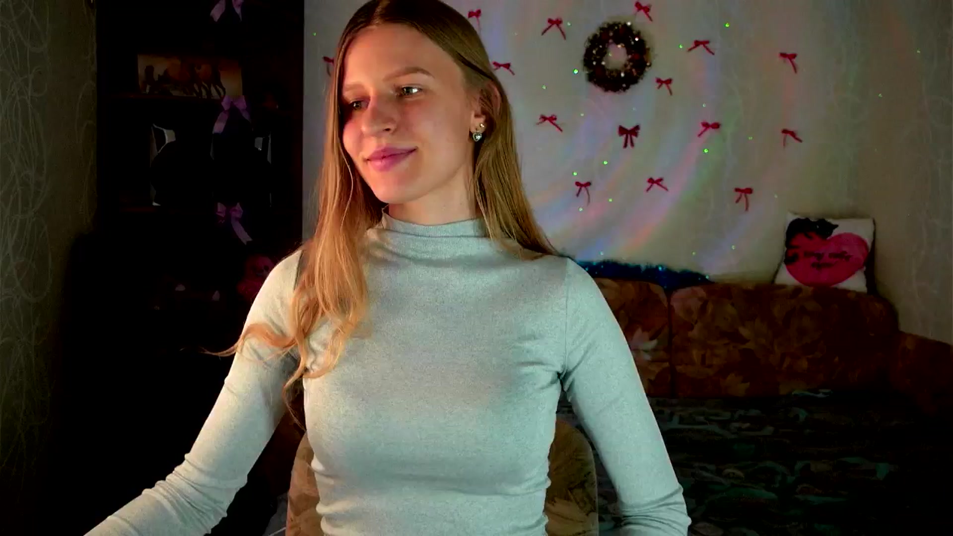 Gallery image thumbnail from Luna_evan's myfreecams stream on, 02/17/2026, 10:34 image 18 of 20