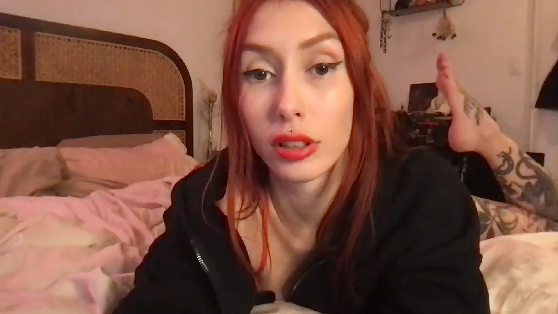 Gallery image thumbnail from Luna_luck's myfreecams stream on, 11/24/2022, 24:46 image 7 of 20
