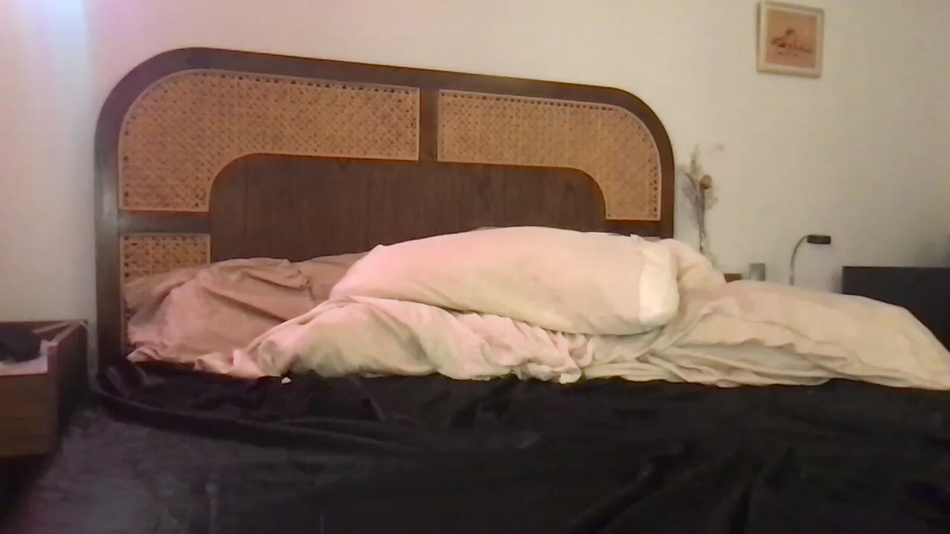 Gallery image thumbnail from Luna_luck's myfreecams stream on, 12/15/2022, 02:48 image 14 of 20